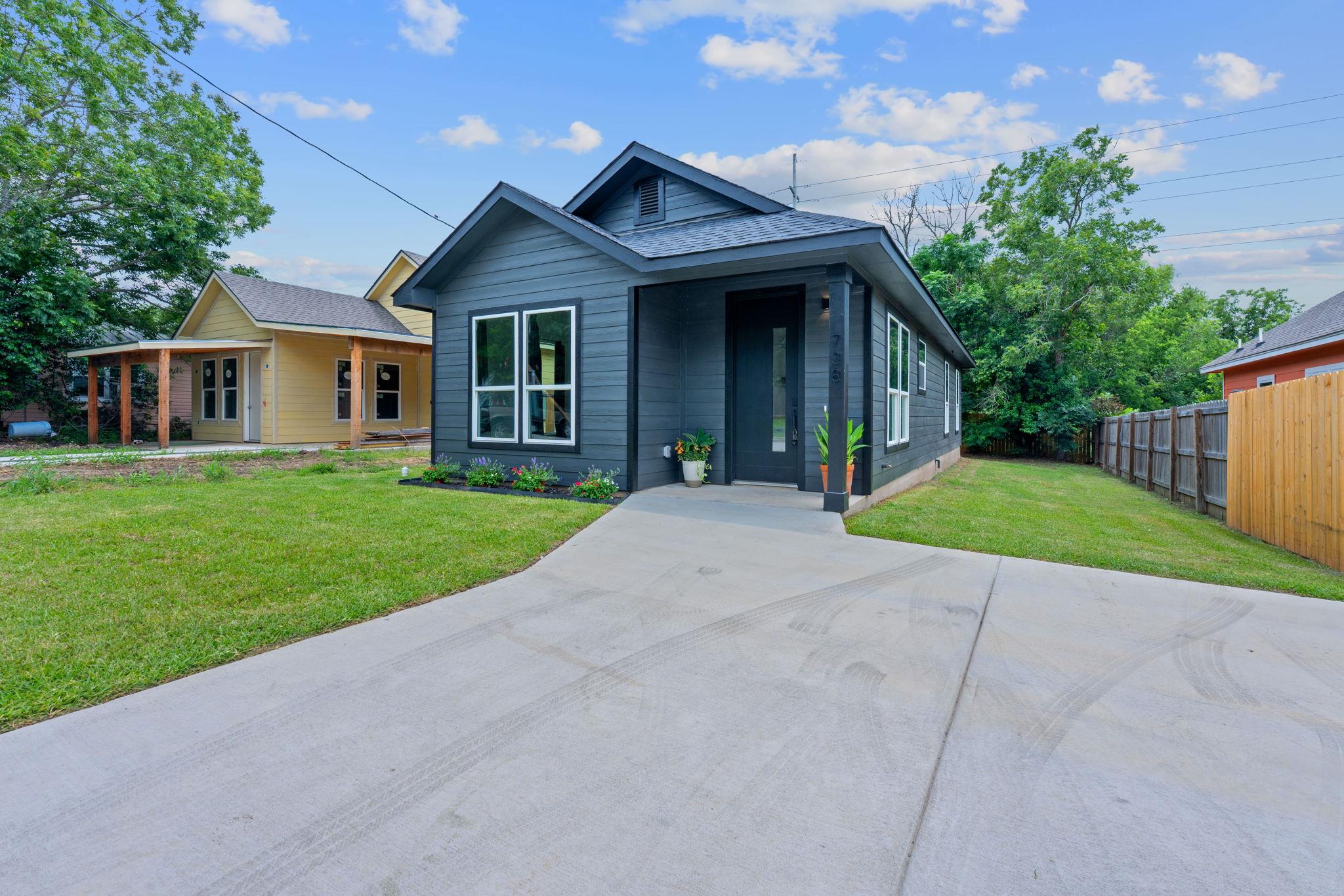 738 Chihuahua ST