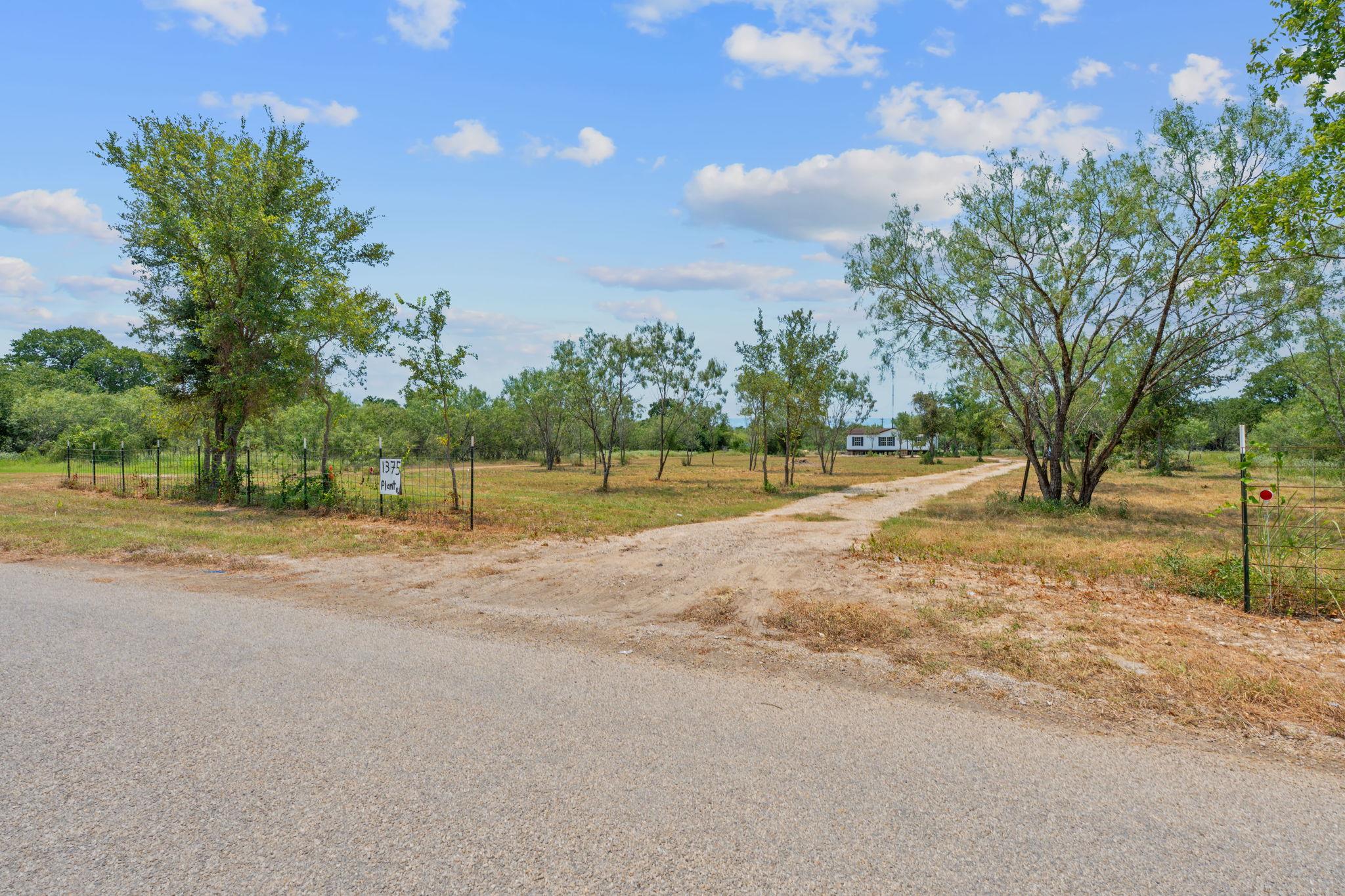 1375 Plant RD