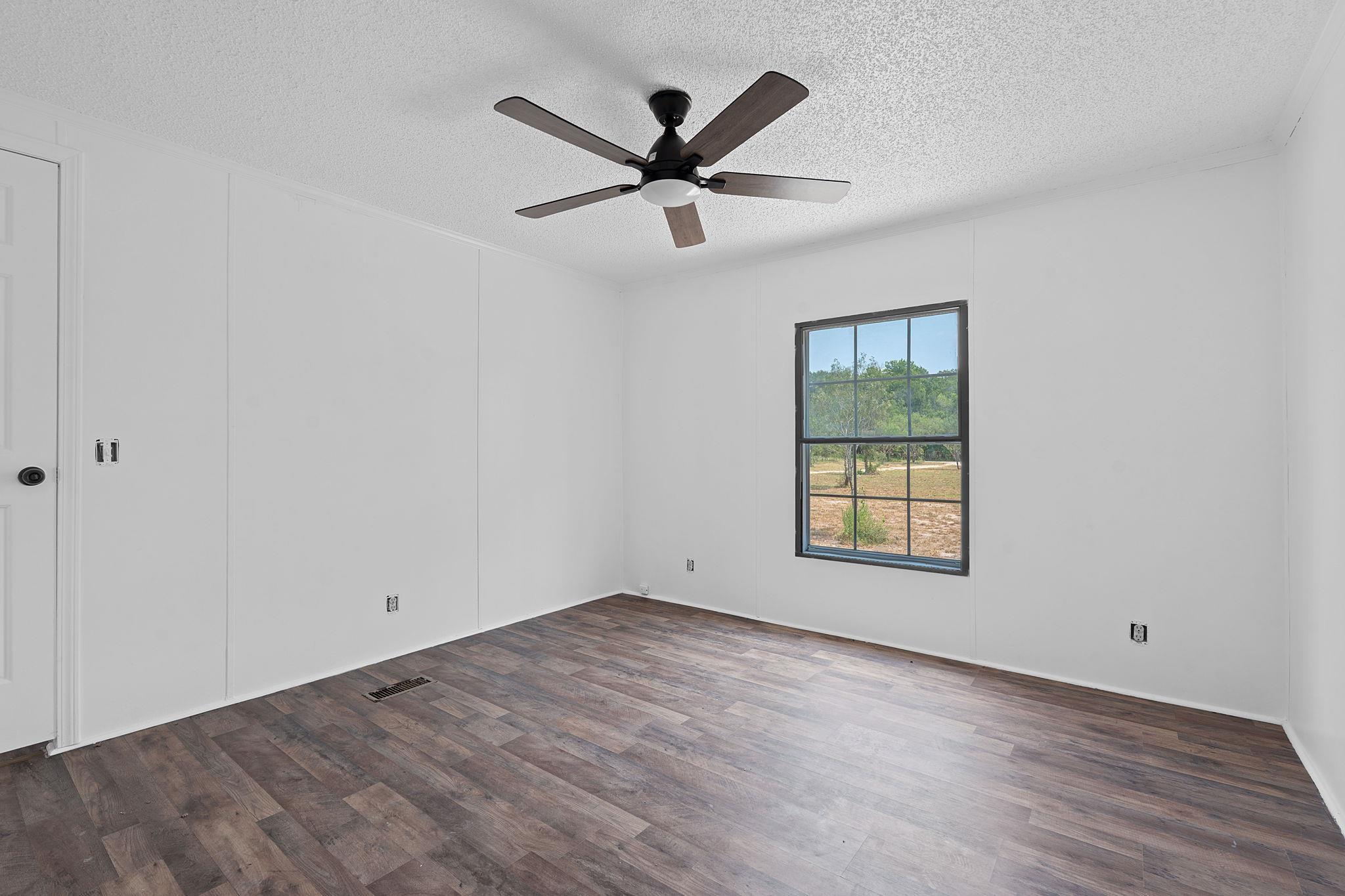 1375 Plant RD