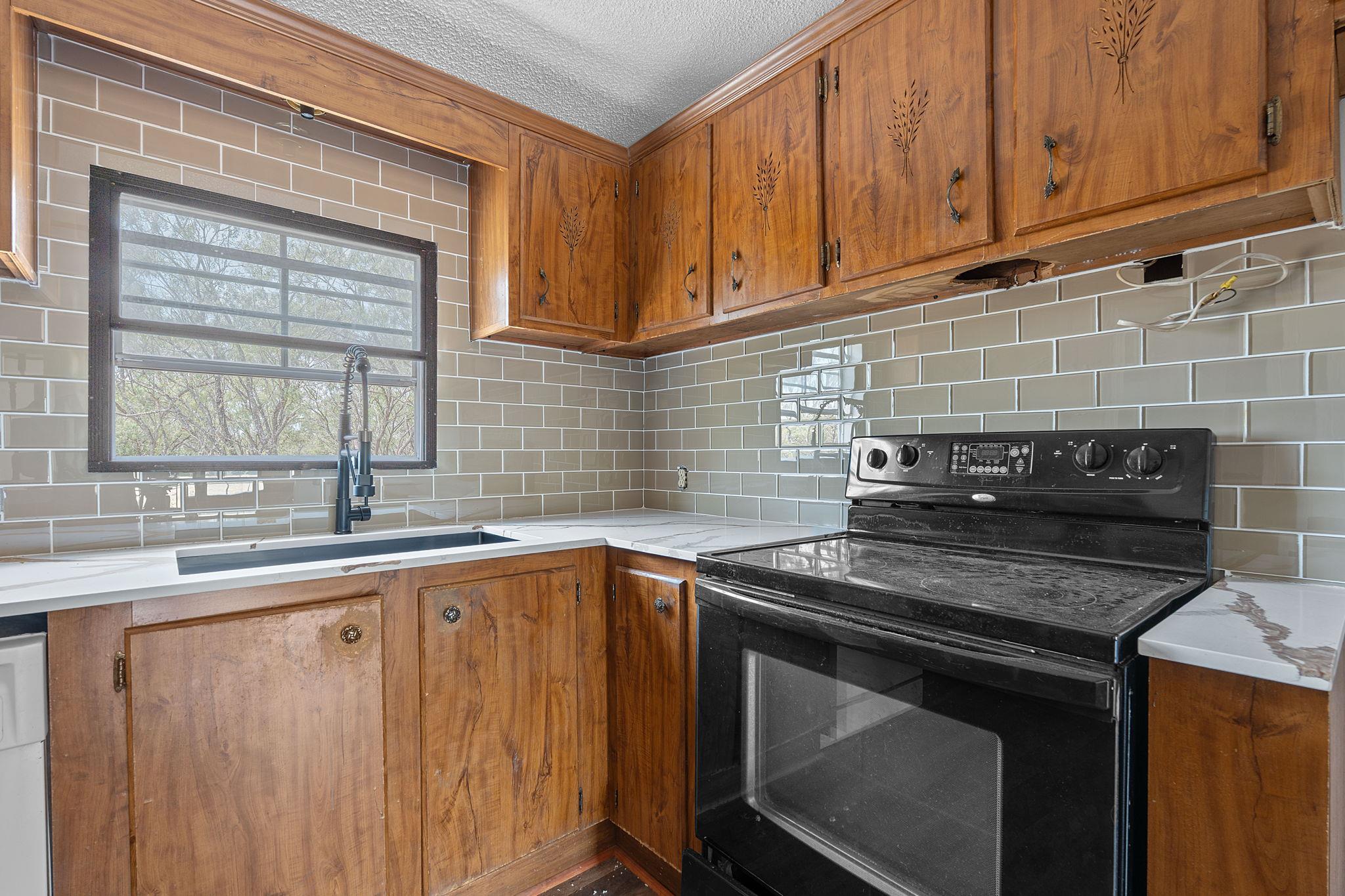 1375 Plant RD