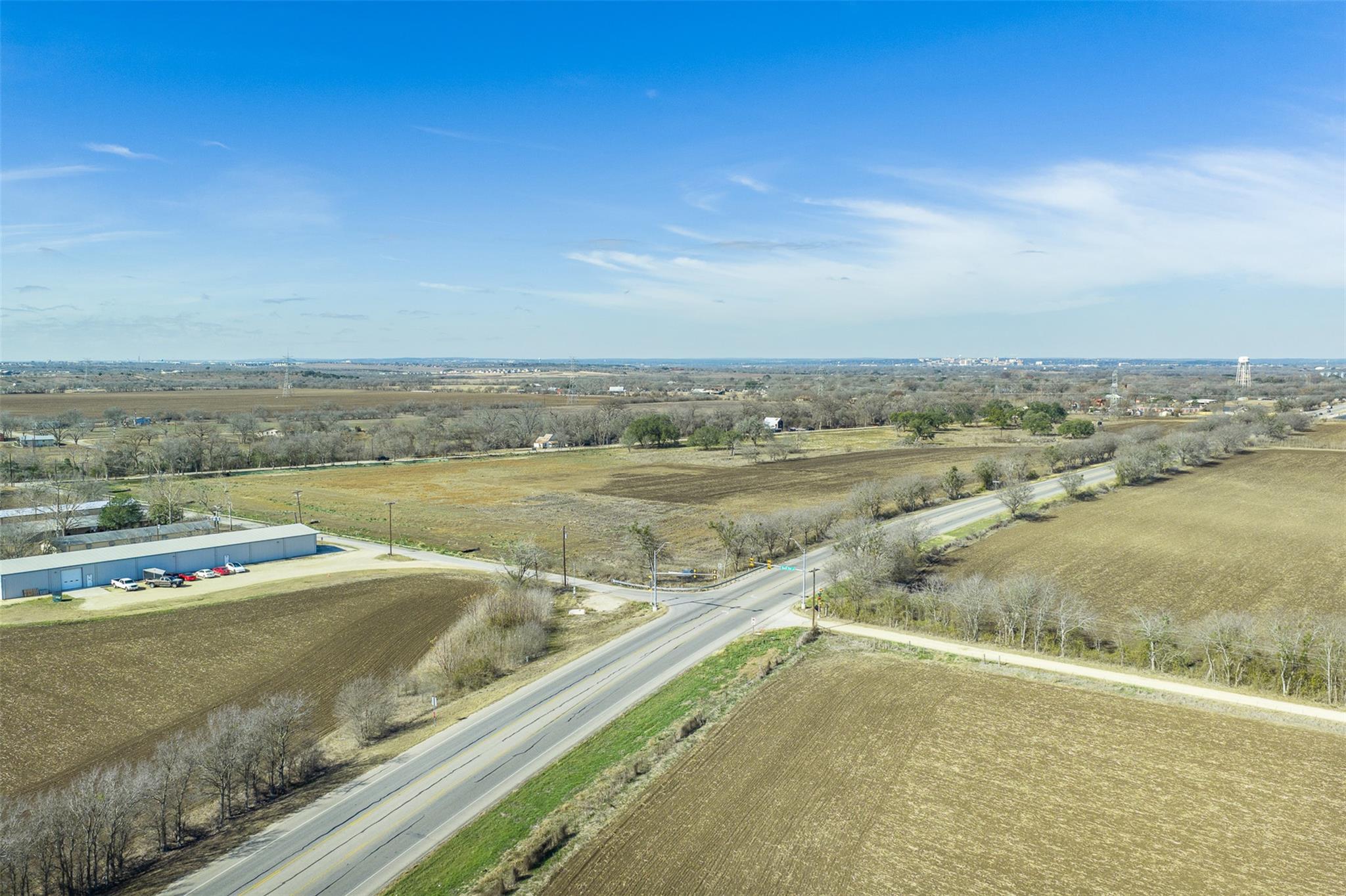 600 NW River RD