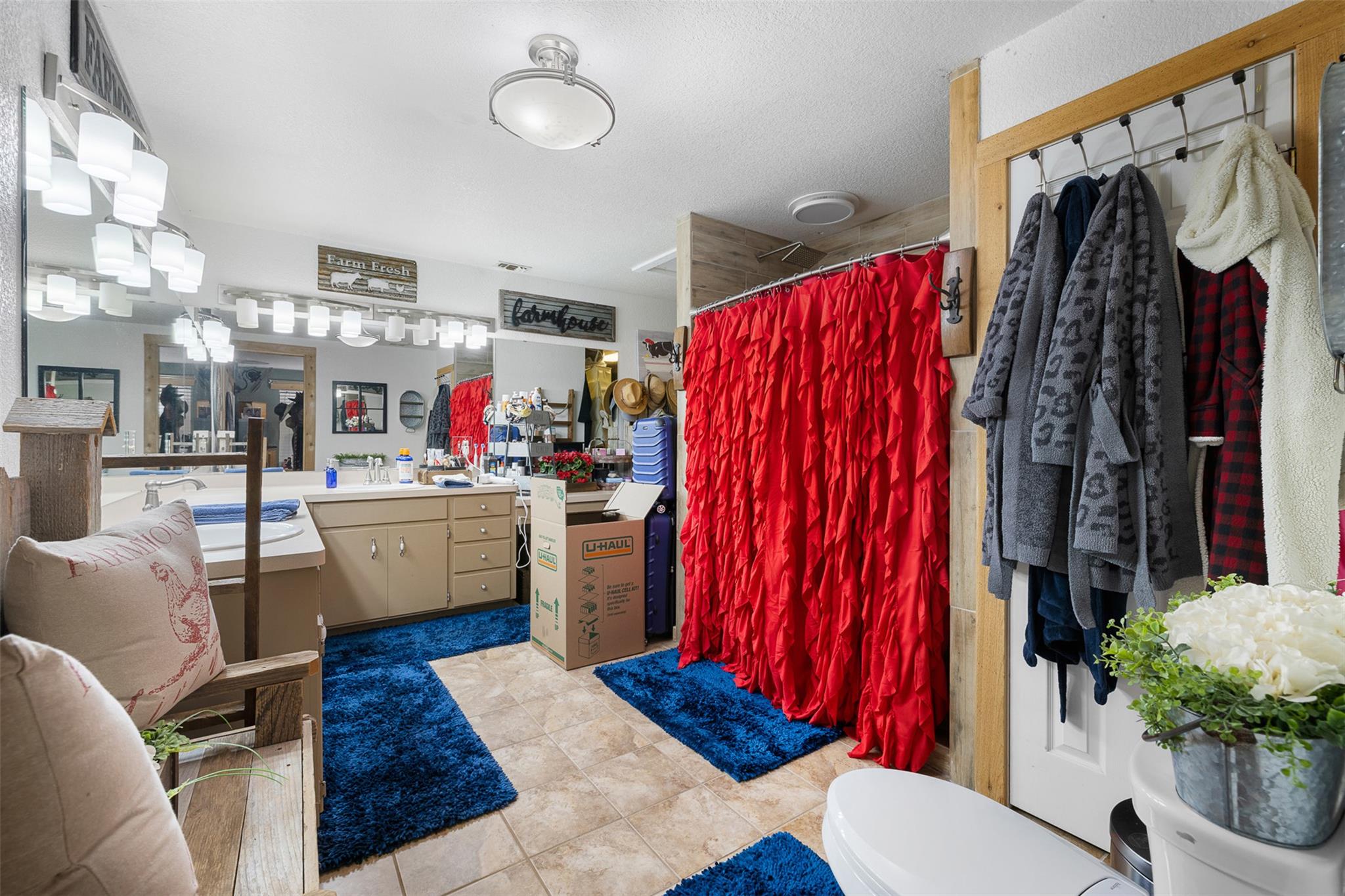 7393 N State Highway 80