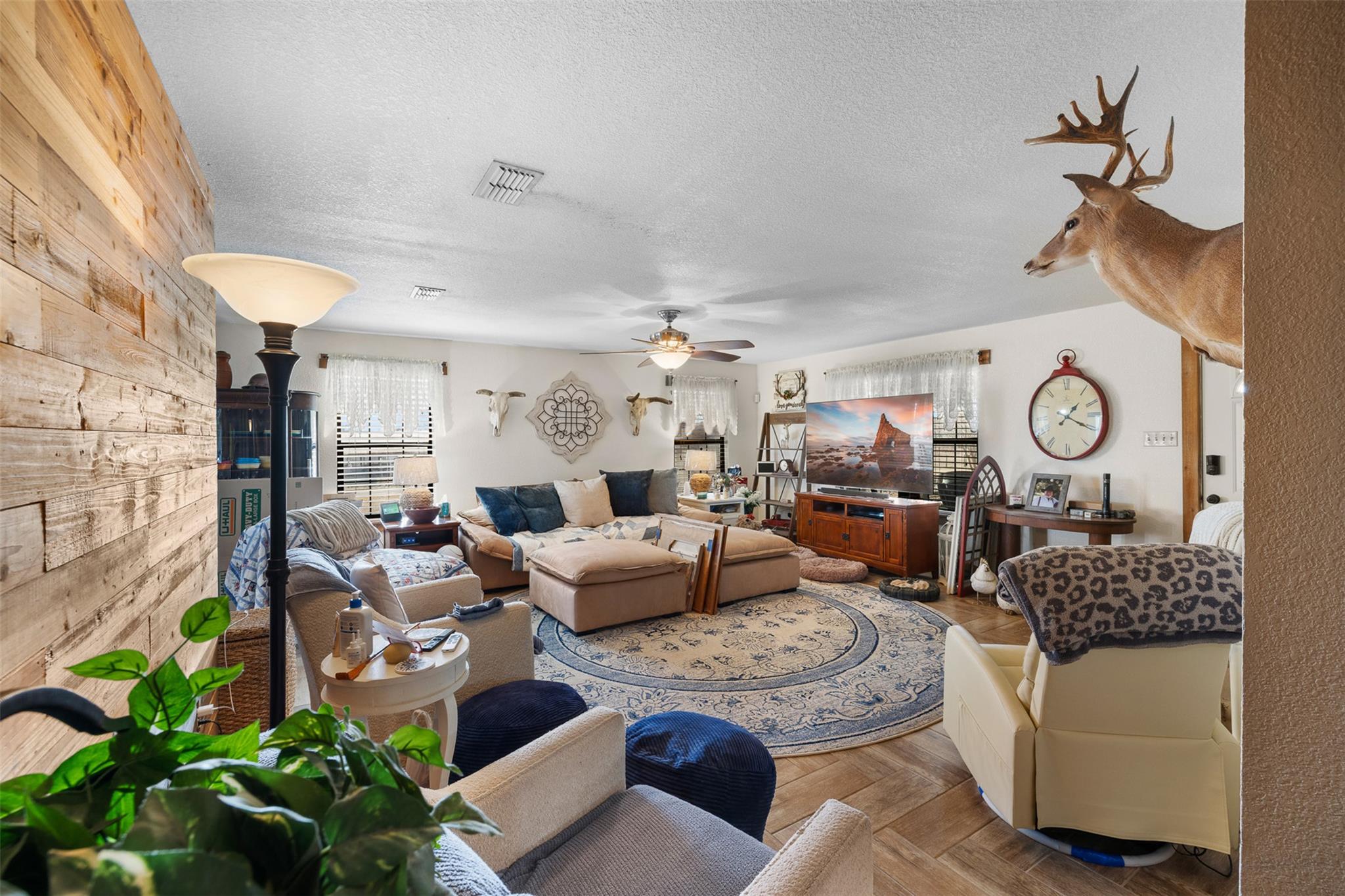 7393 N State Highway 80