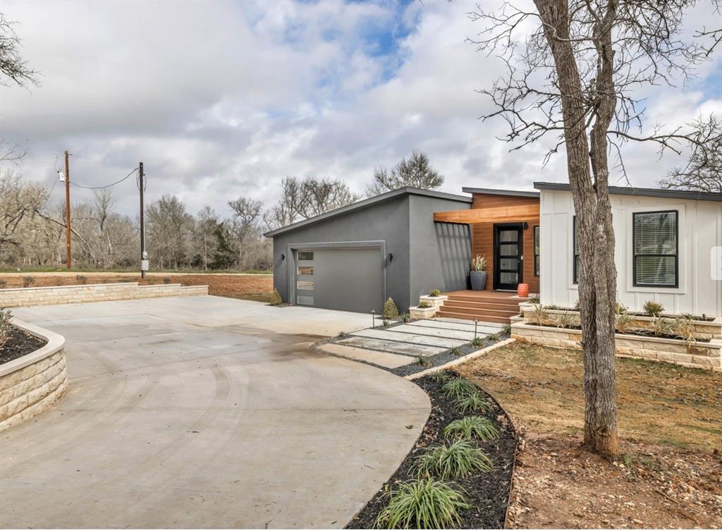 942 Chamberlin RD