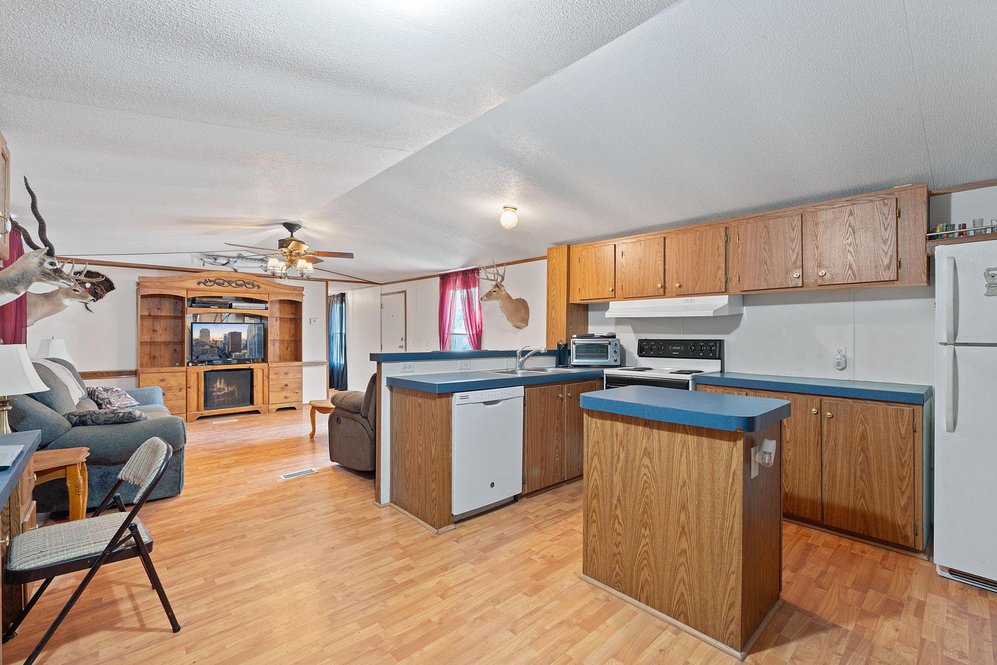465 Catfish LN