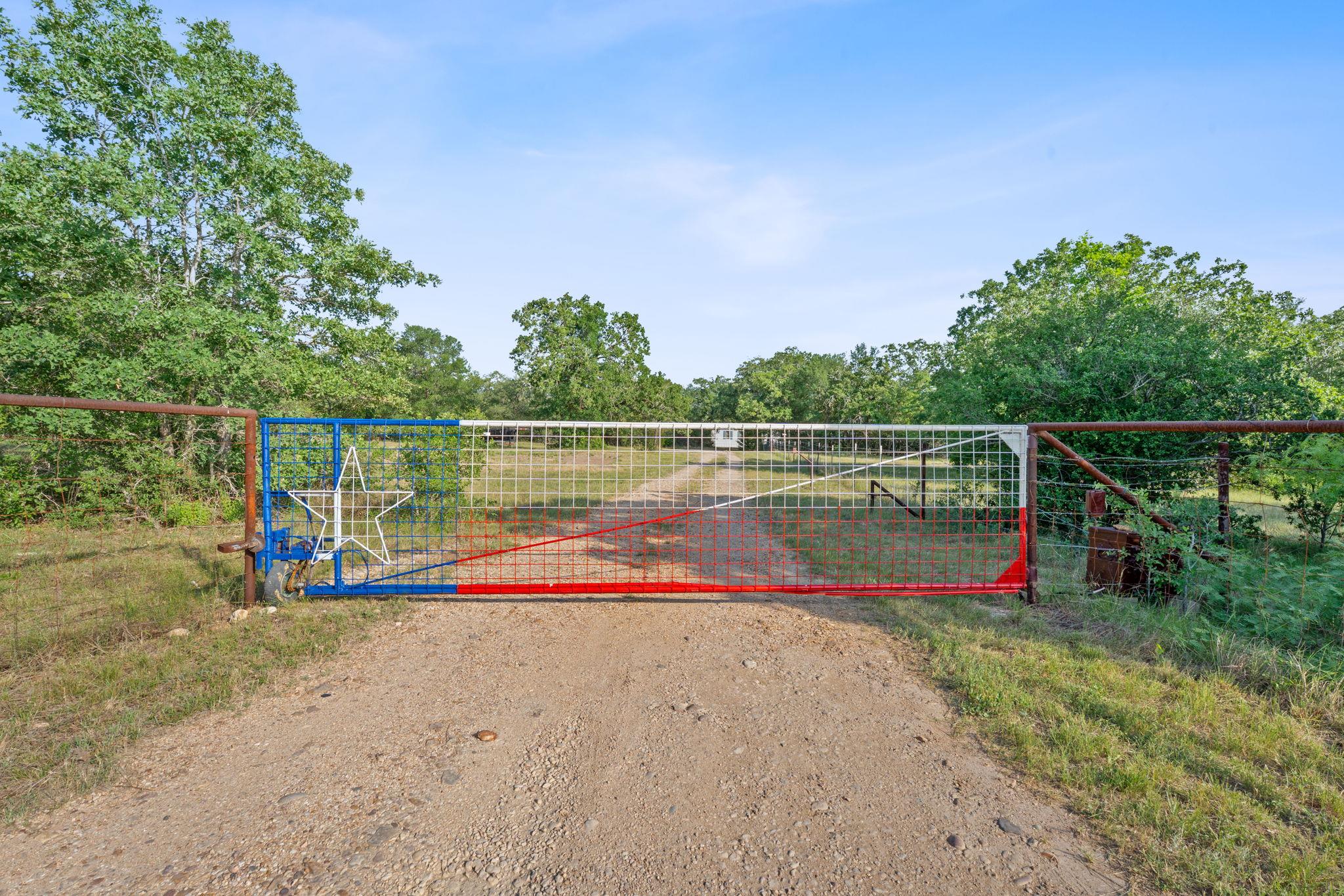 465 Catfish LN