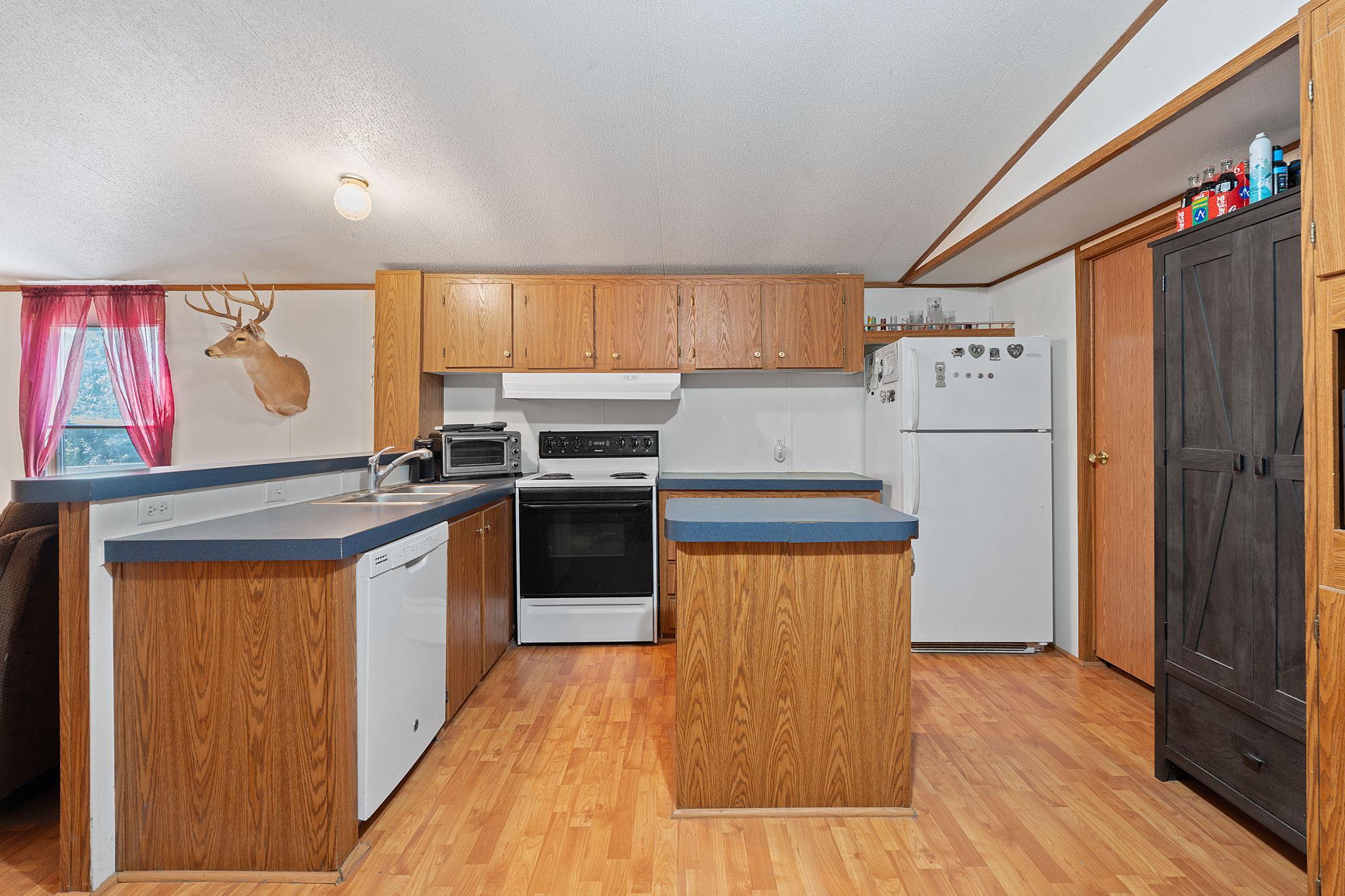 465 Catfish LN