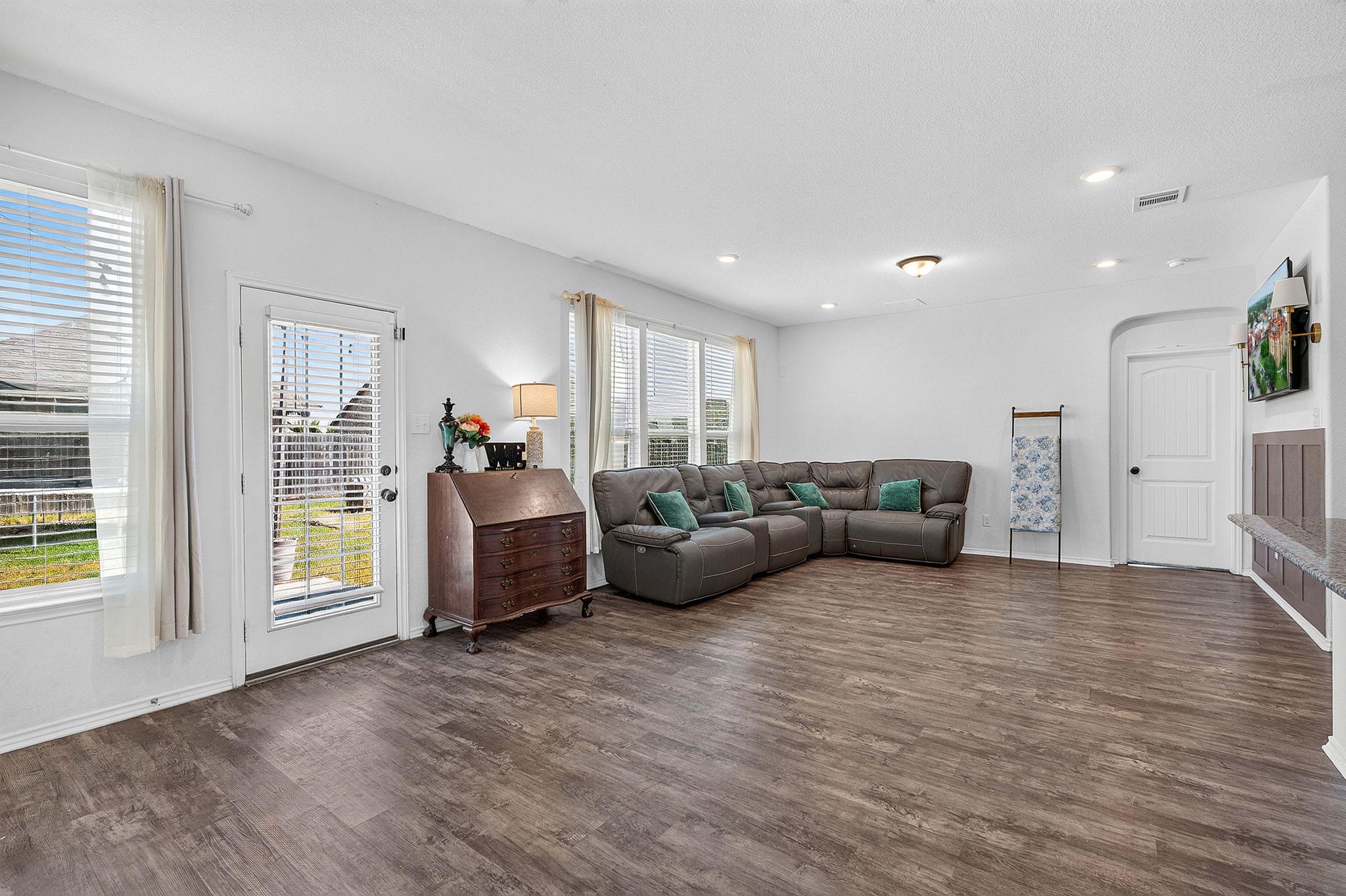 1703 Henbit LN