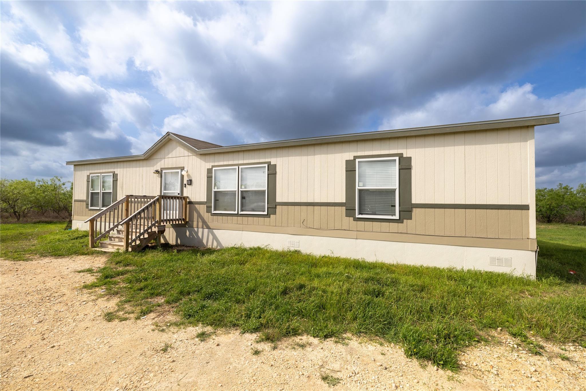 230 Sunkist DR