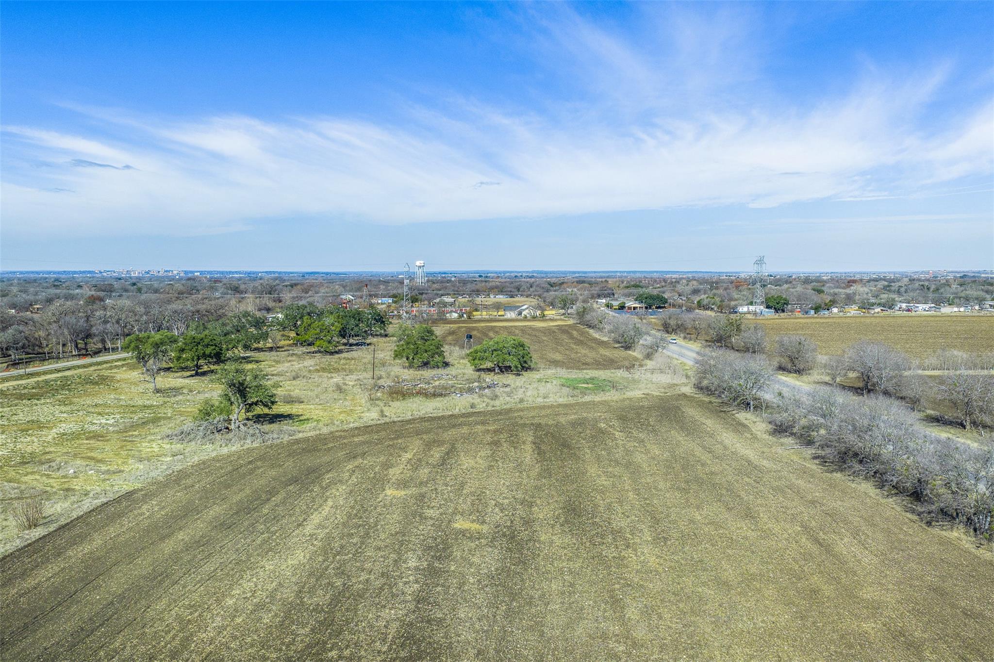600 NW River RD