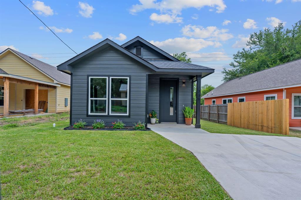 738 Chihuahua ST