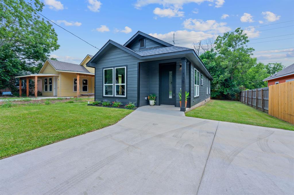 738 Chihuahua ST