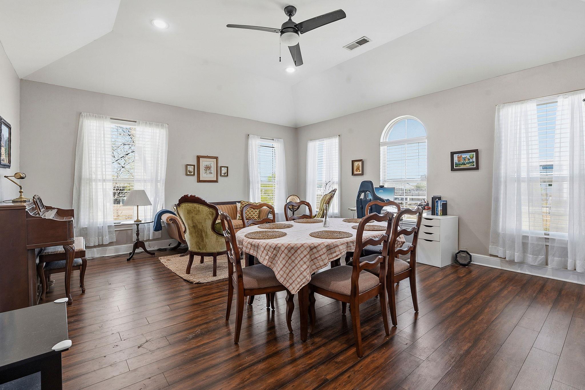 574 Highland Ranch WAY