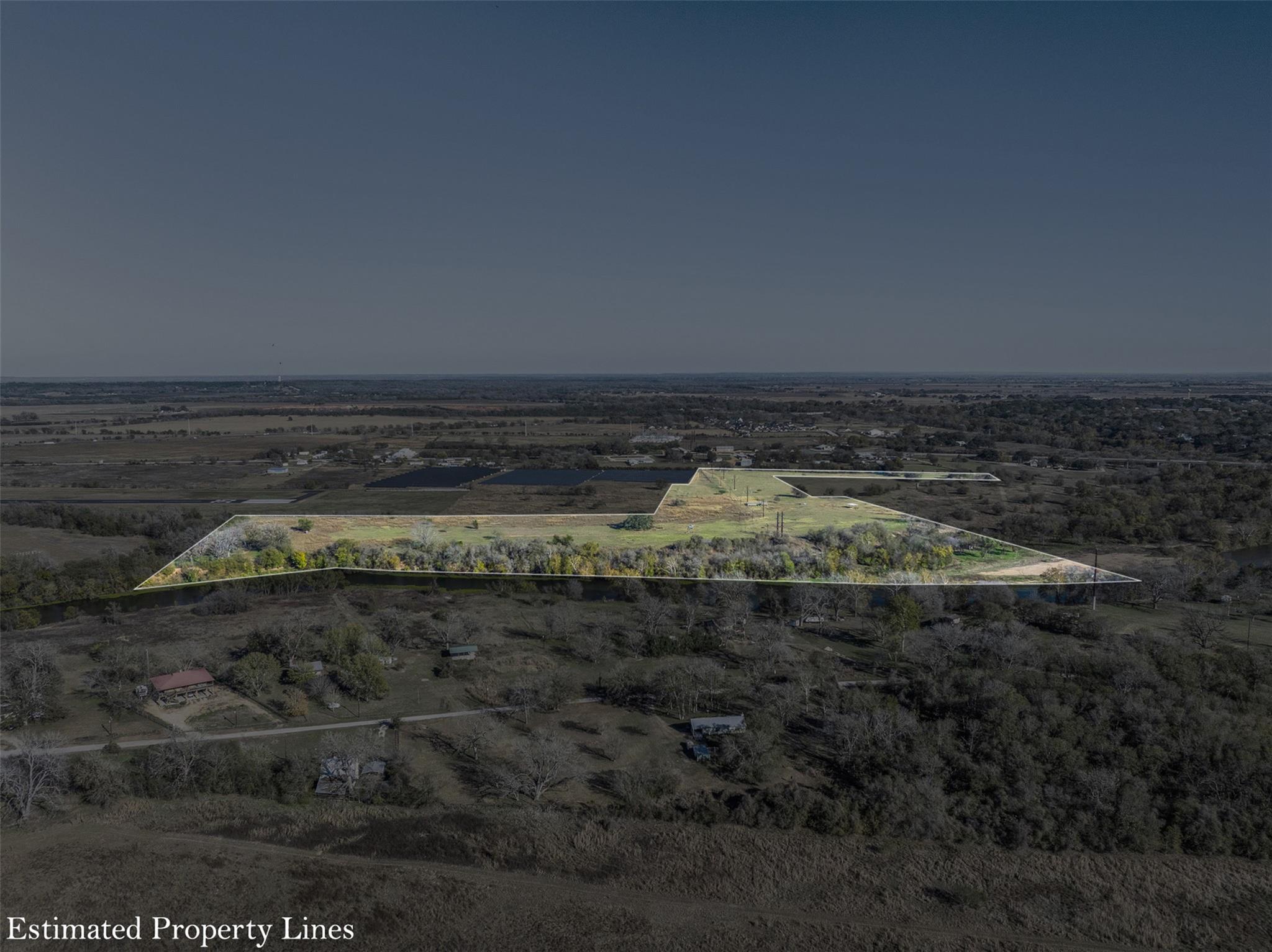 663 SH 230 Loop, Smithville