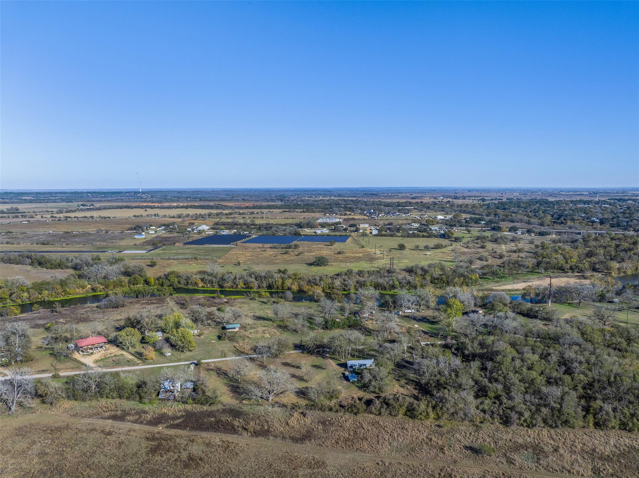 663 SH 230 Loop, Smithville