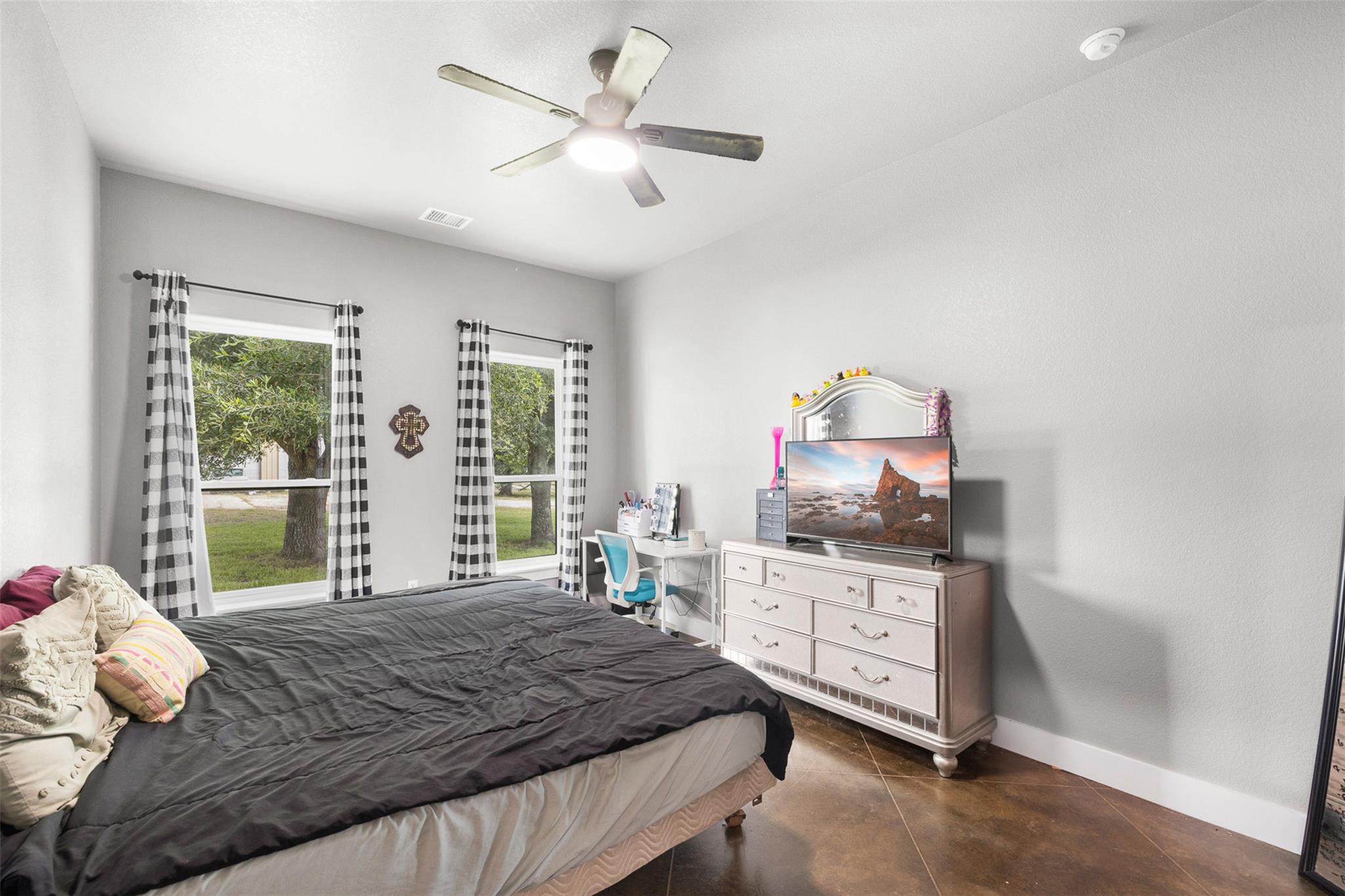 6021 N Fm 1915