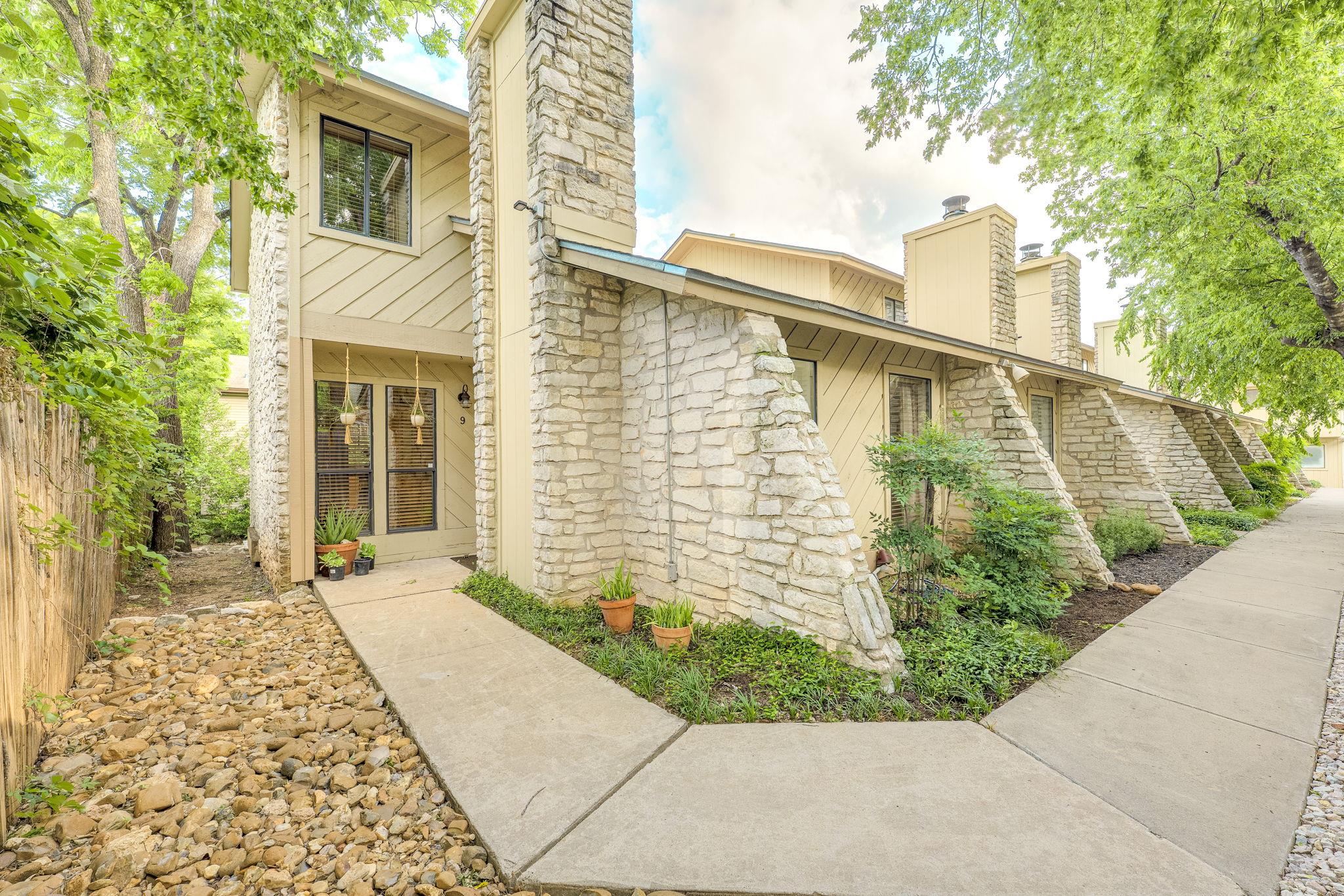 2500 Enfield RD # 9