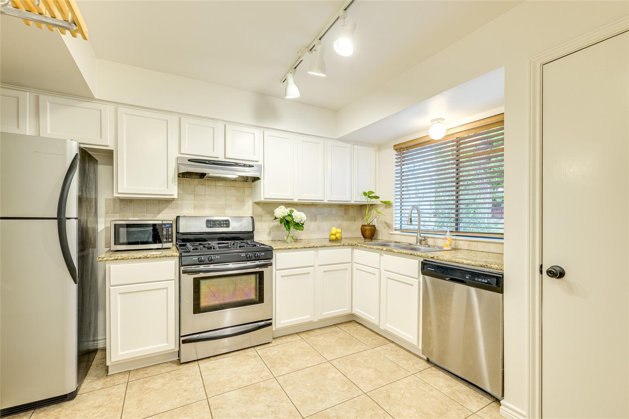2500 Enfield RD # 9