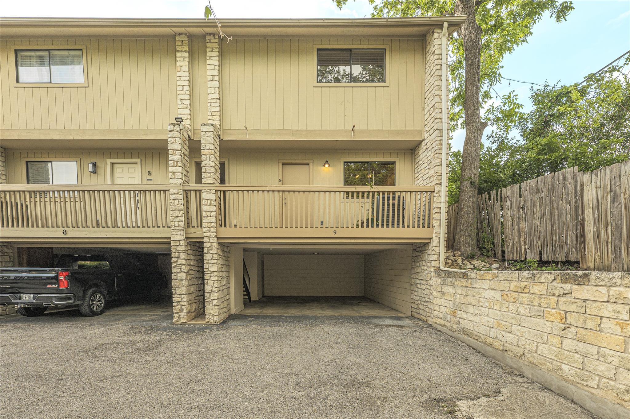 2500 Enfield RD # 9