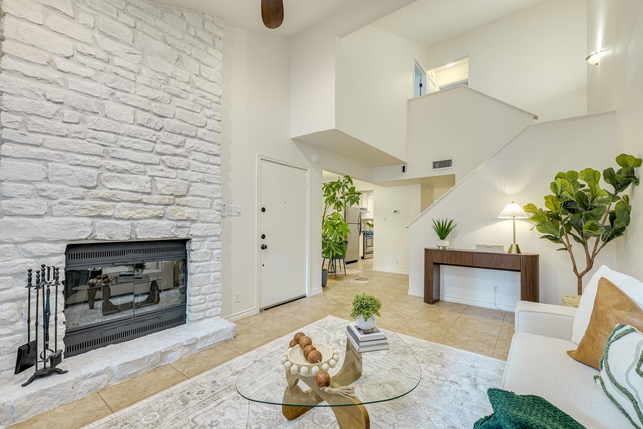 2500 Enfield RD # 9