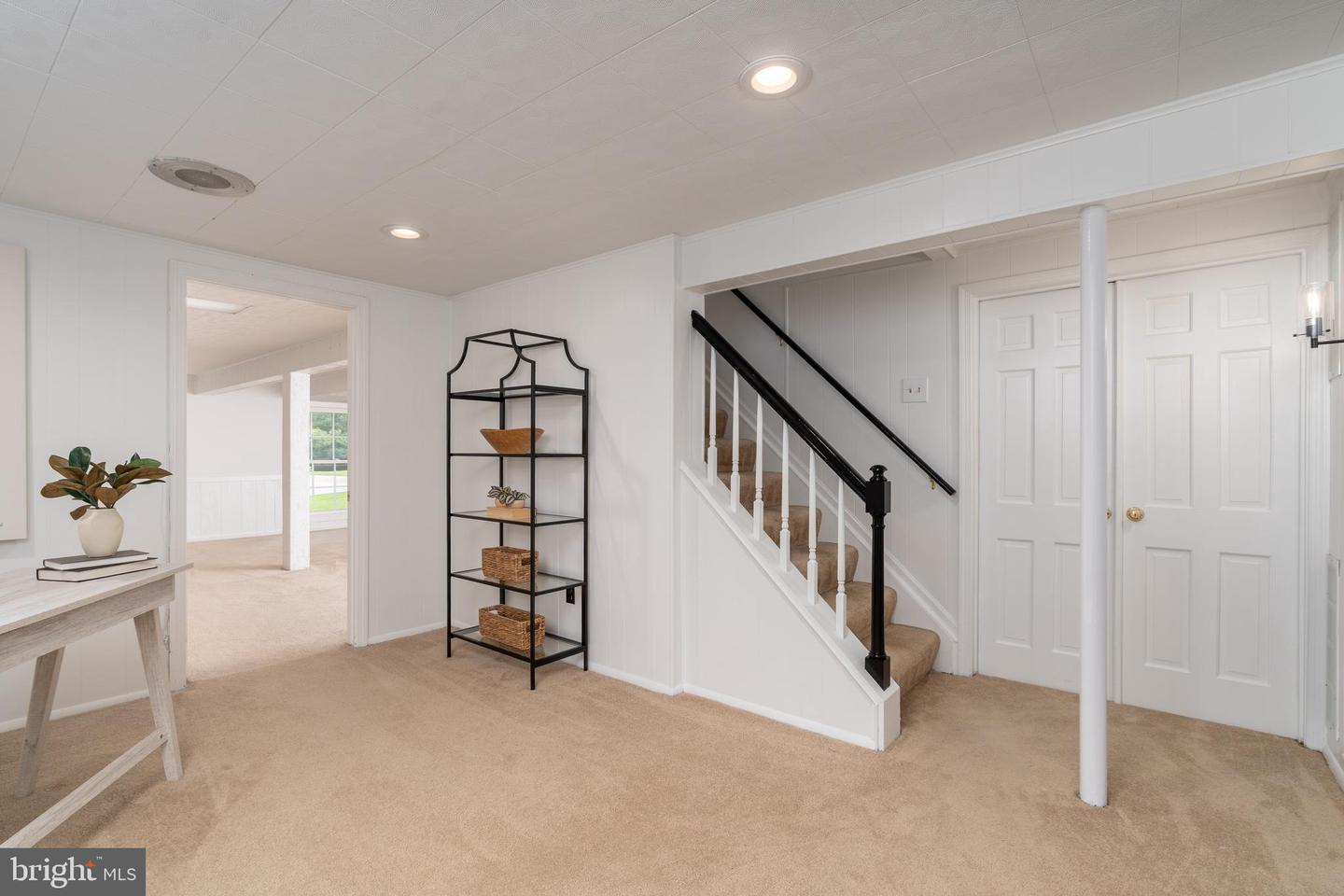 8712 Fox Run