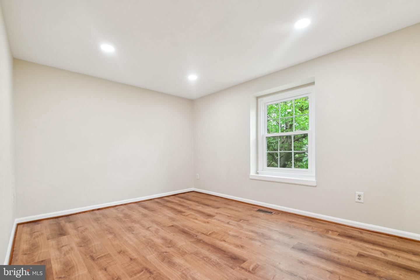 122 Sharpstead Ln