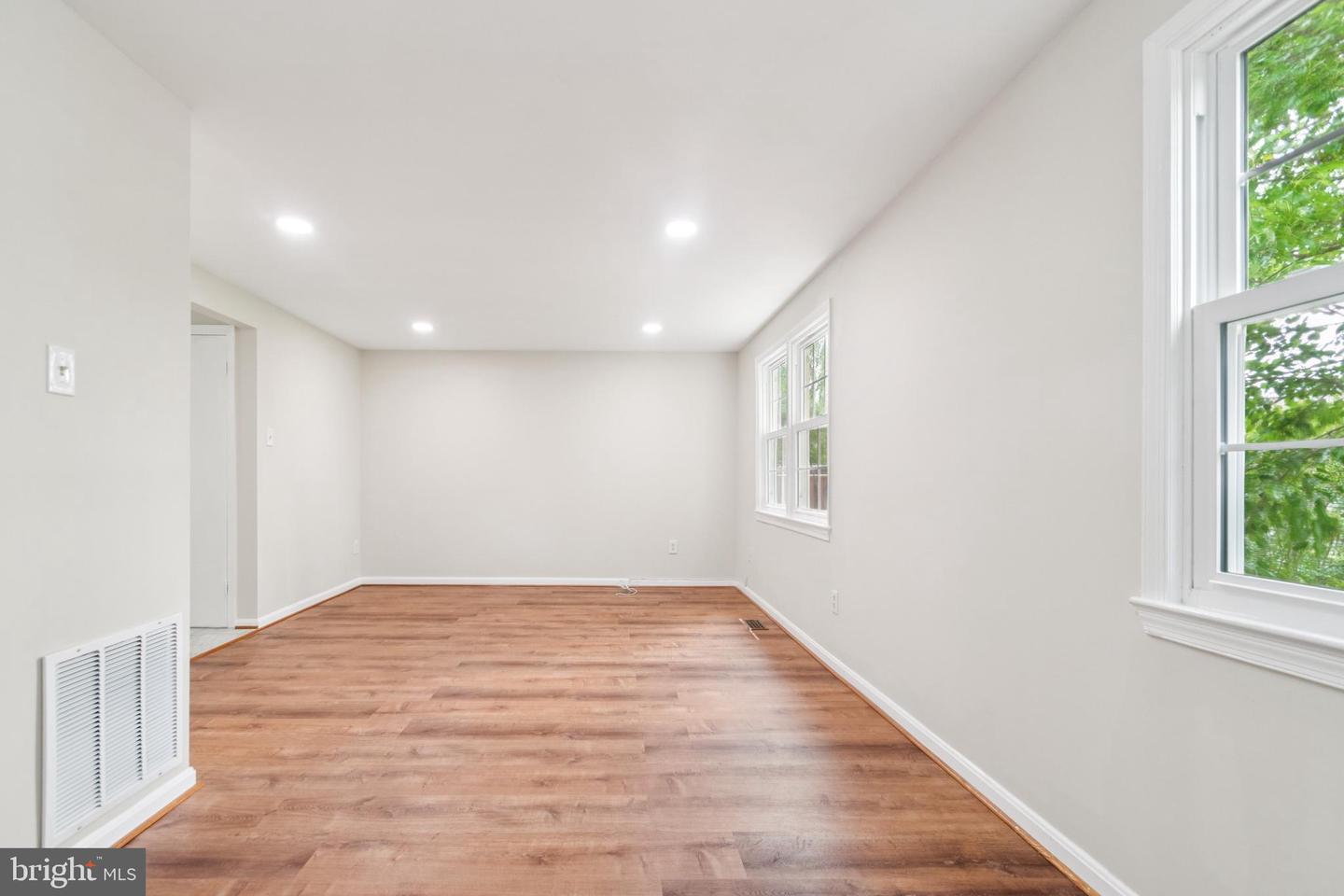 122 Sharpstead Ln