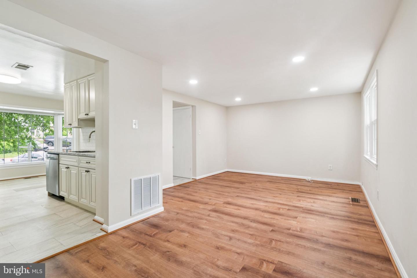 122 Sharpstead Ln