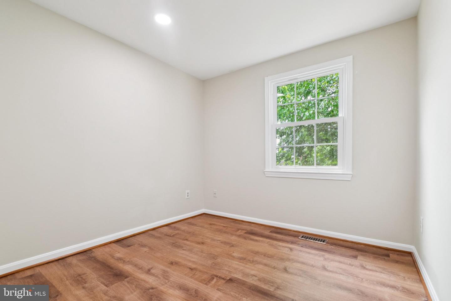 122 Sharpstead Ln