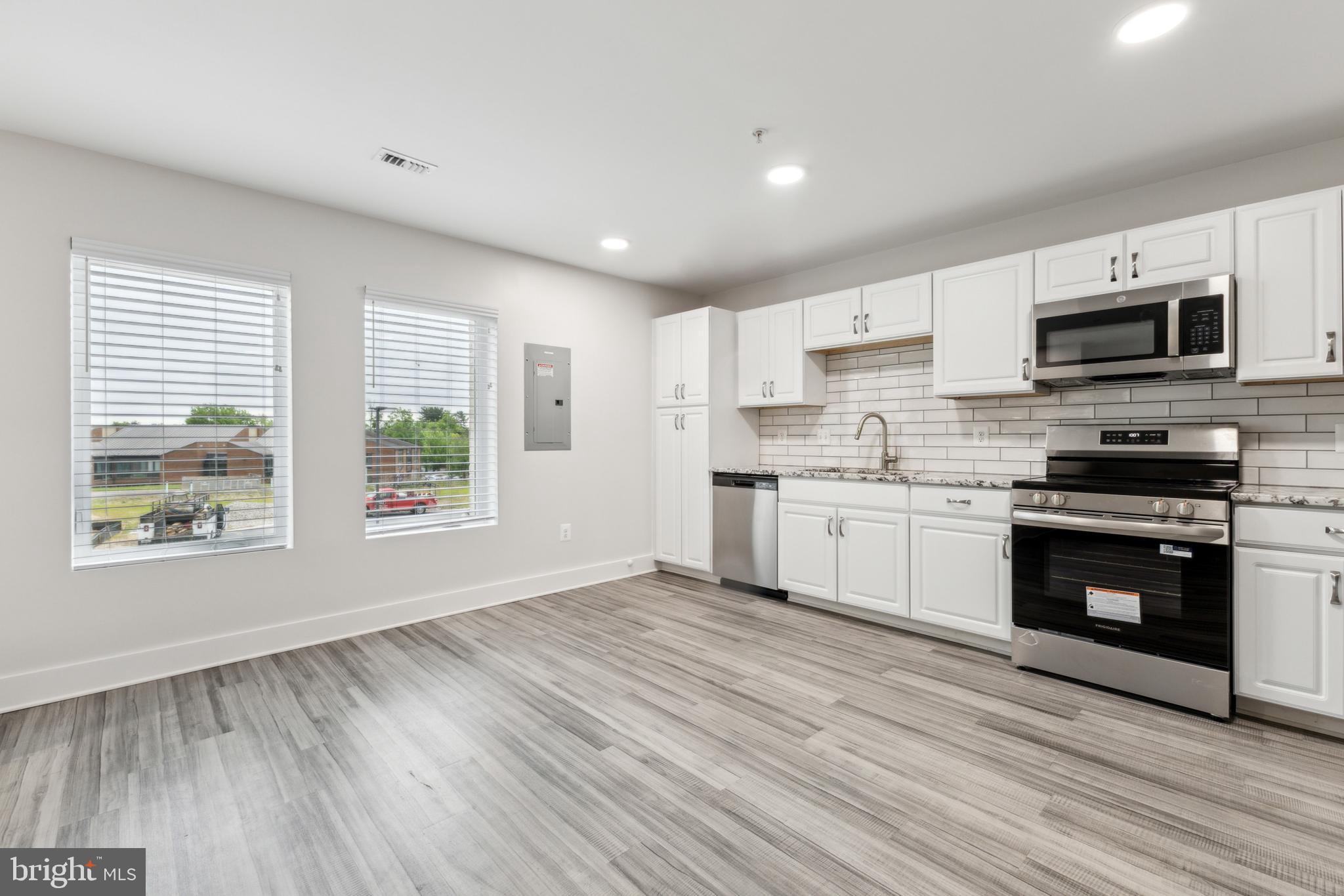 19520 VILLAGE WALK DRIVE 3-201