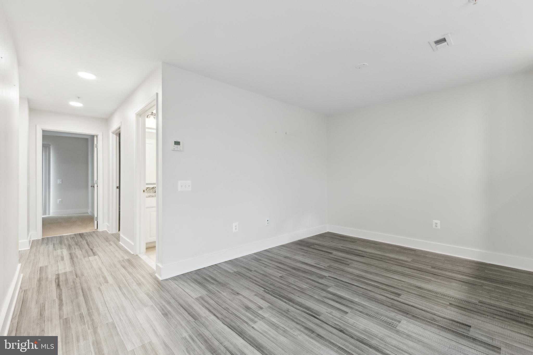 19520 VILLAGE WALK DRIVE 3-201