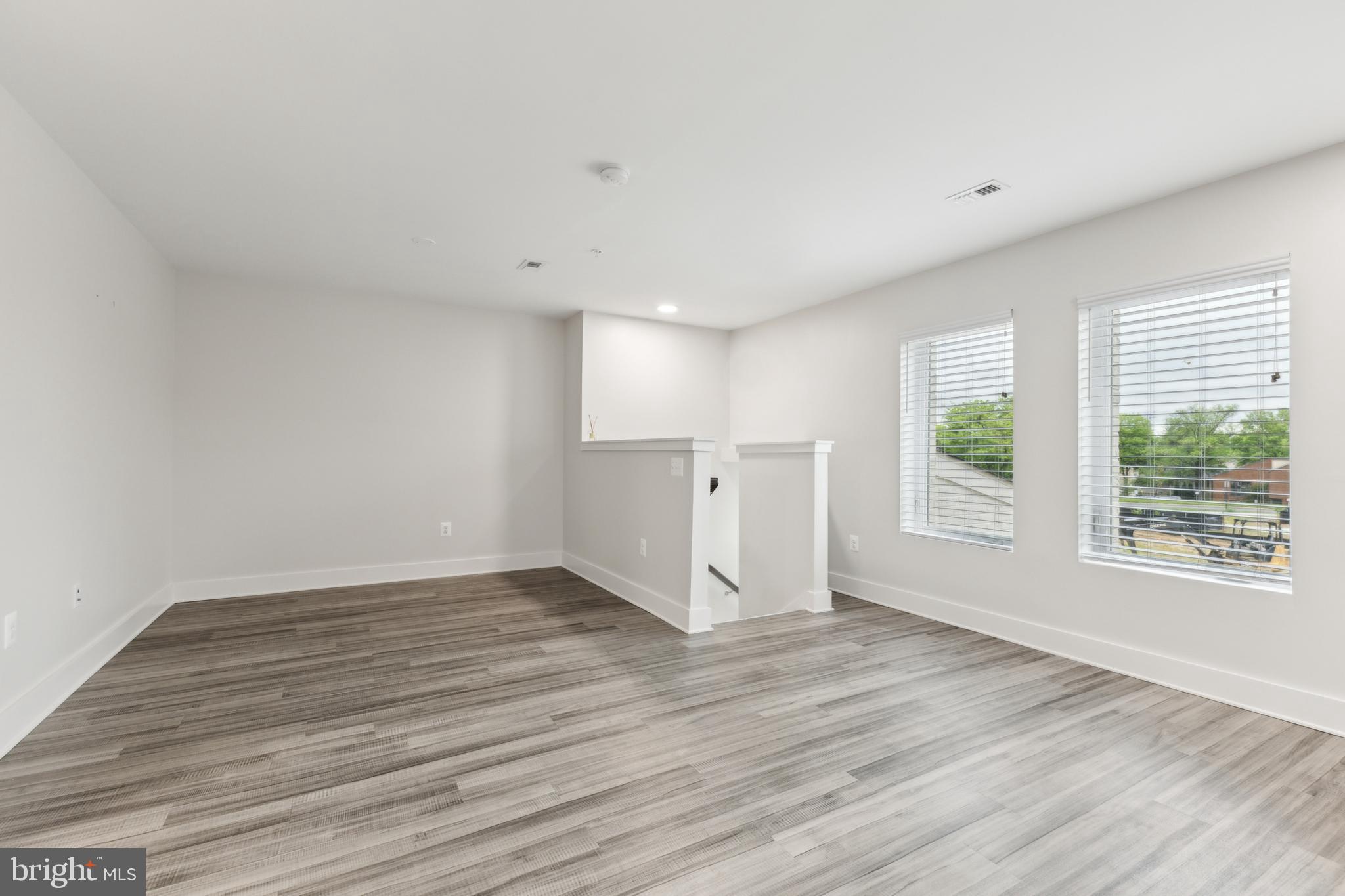 19520 VILLAGE WALK DRIVE 3-201