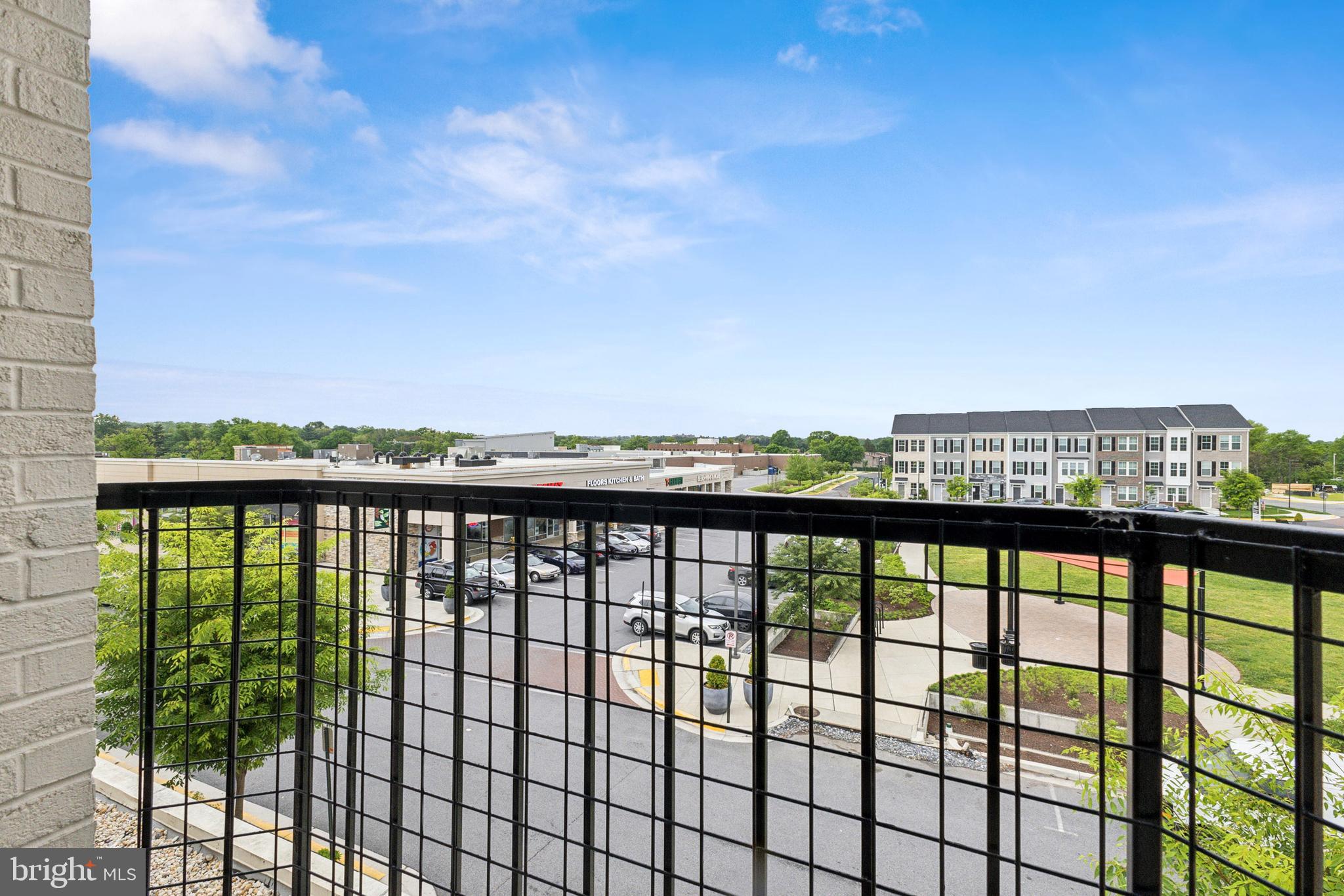 19520 VILLAGE WALK DRIVE 3-201