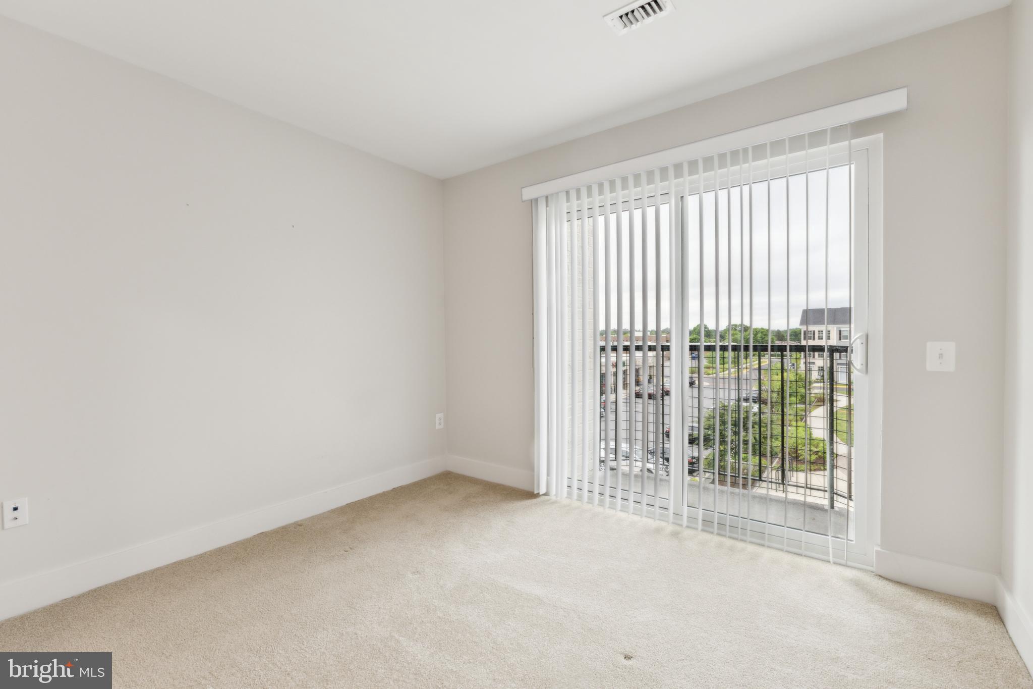 19520 VILLAGE WALK DRIVE 3-201