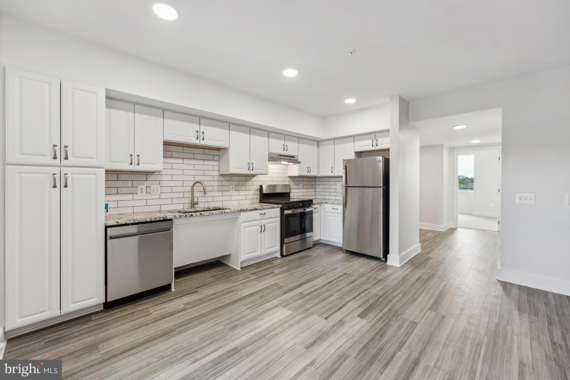 19520 VILLAGE WALK DR. 3-101