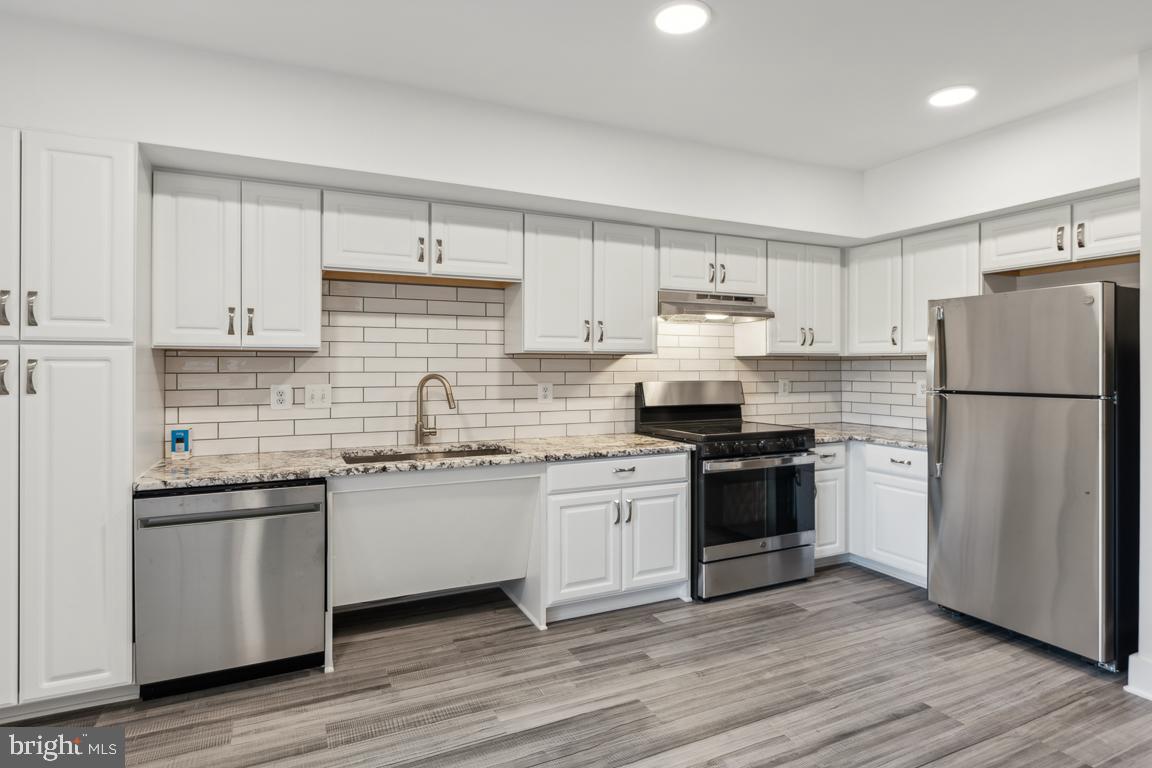 19520 VILLAGE WALK DR. 3-101