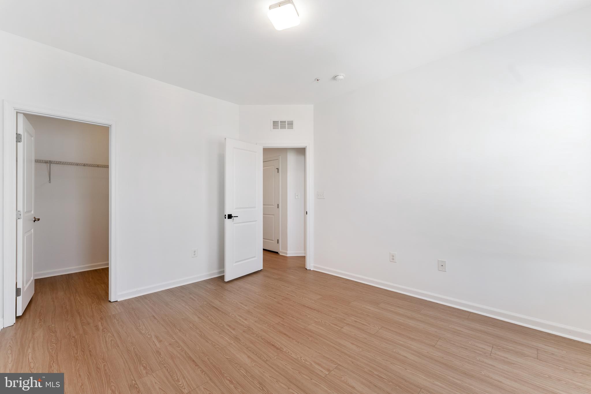 5474 Stream Bank Ln