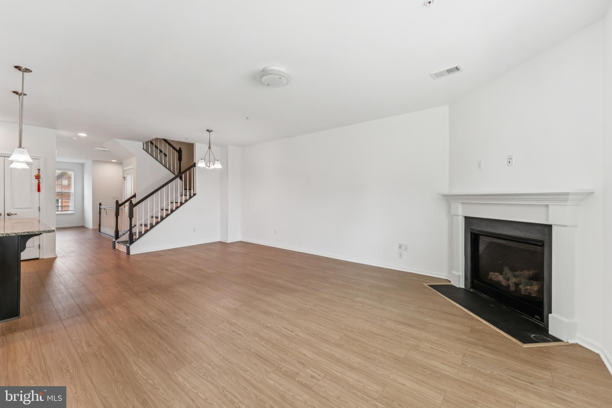 5474 Stream Bank Ln