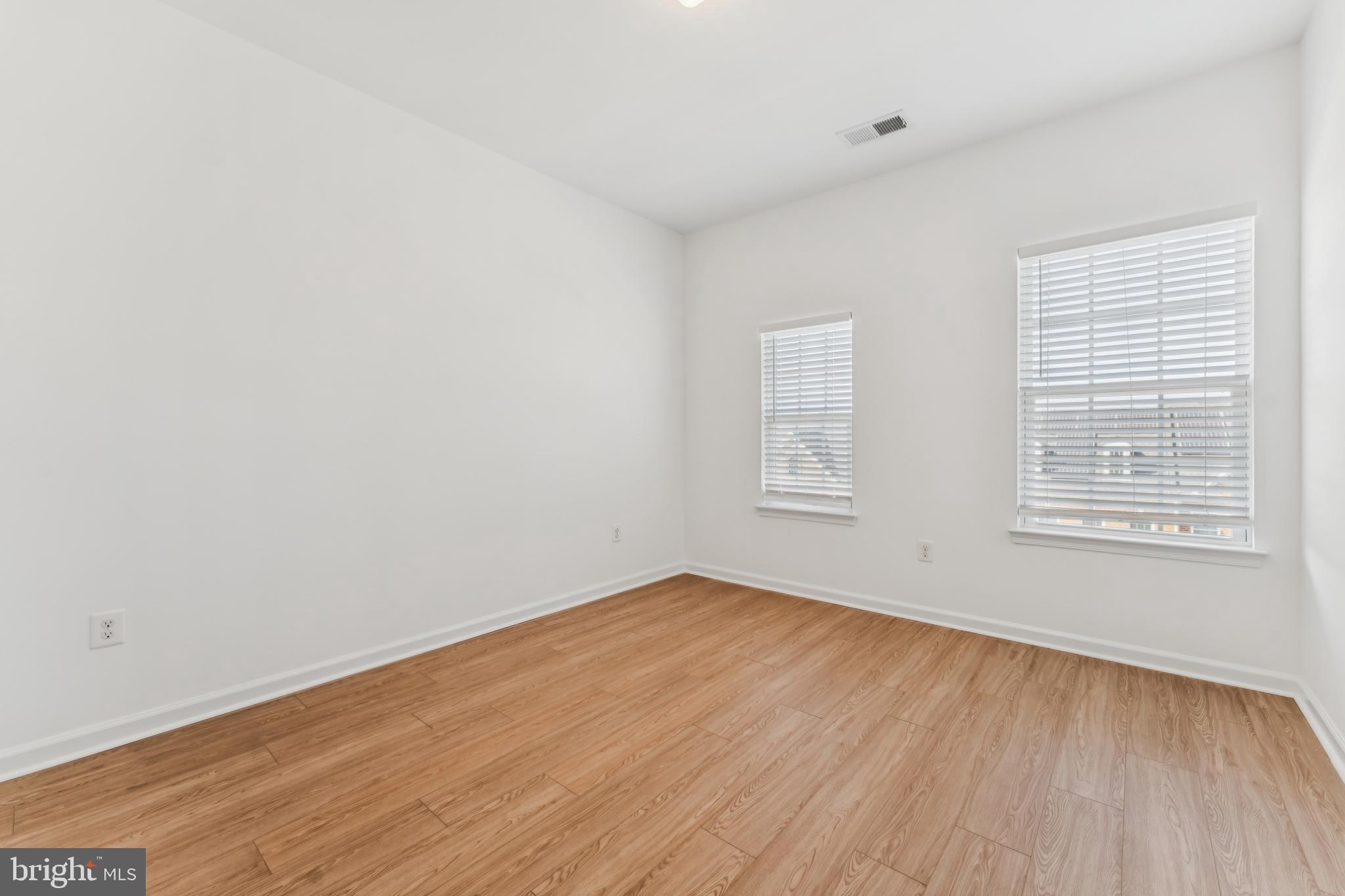 5474 Stream Bank Ln