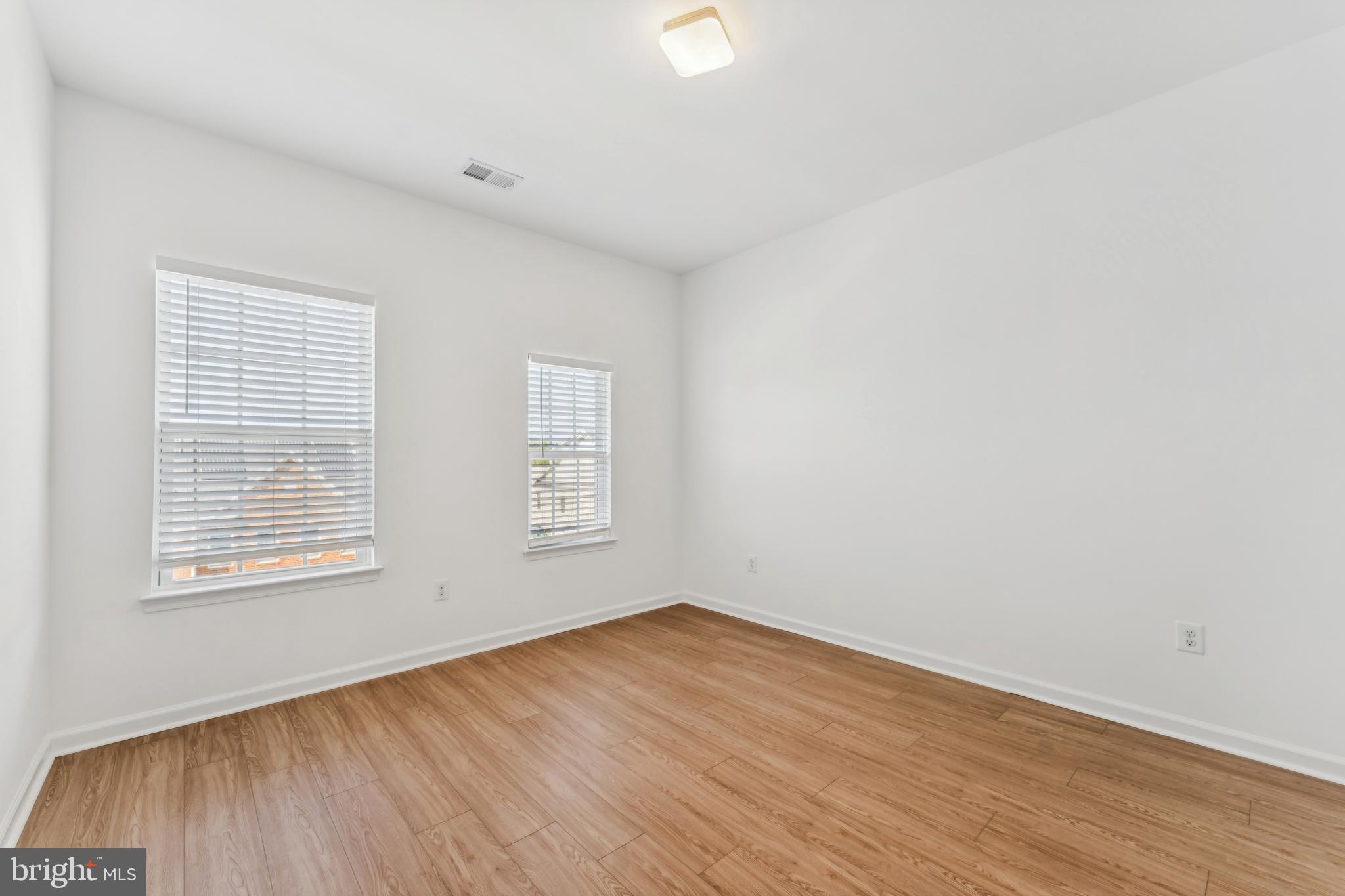5474 Stream Bank Ln