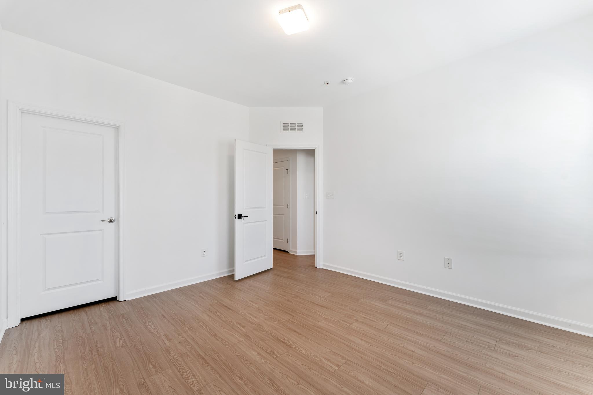 5474 Stream Bank Ln
