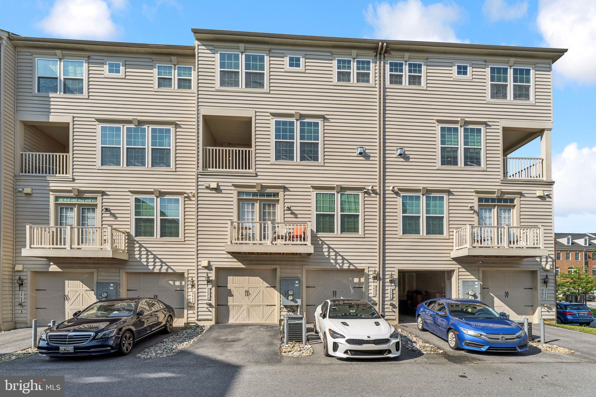 5474 Stream Bank Ln