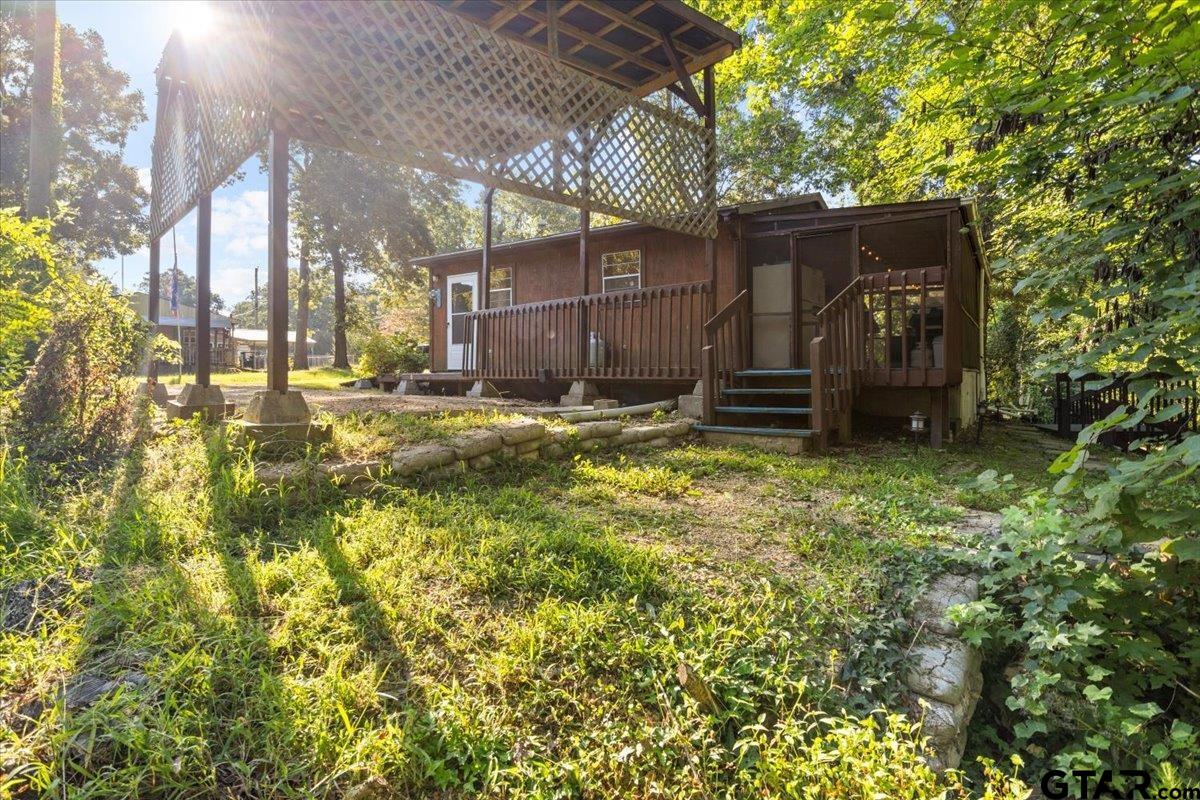 286 Private Road 52031