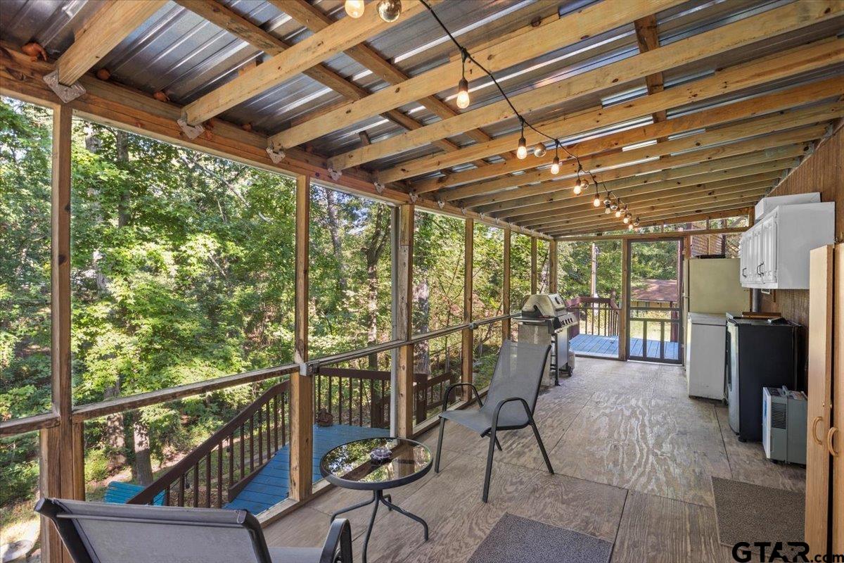 286 Private Road 52031