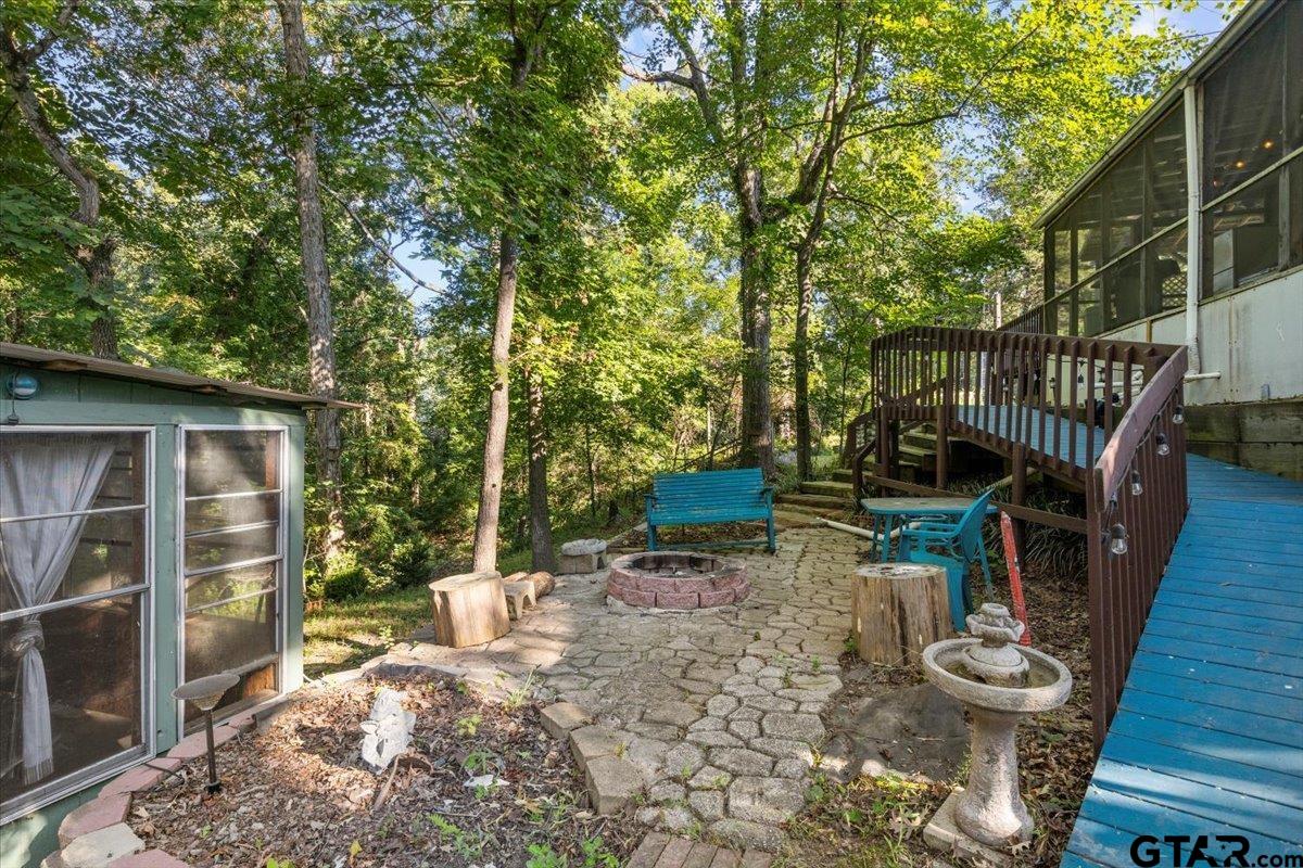 286 Private Road 52031