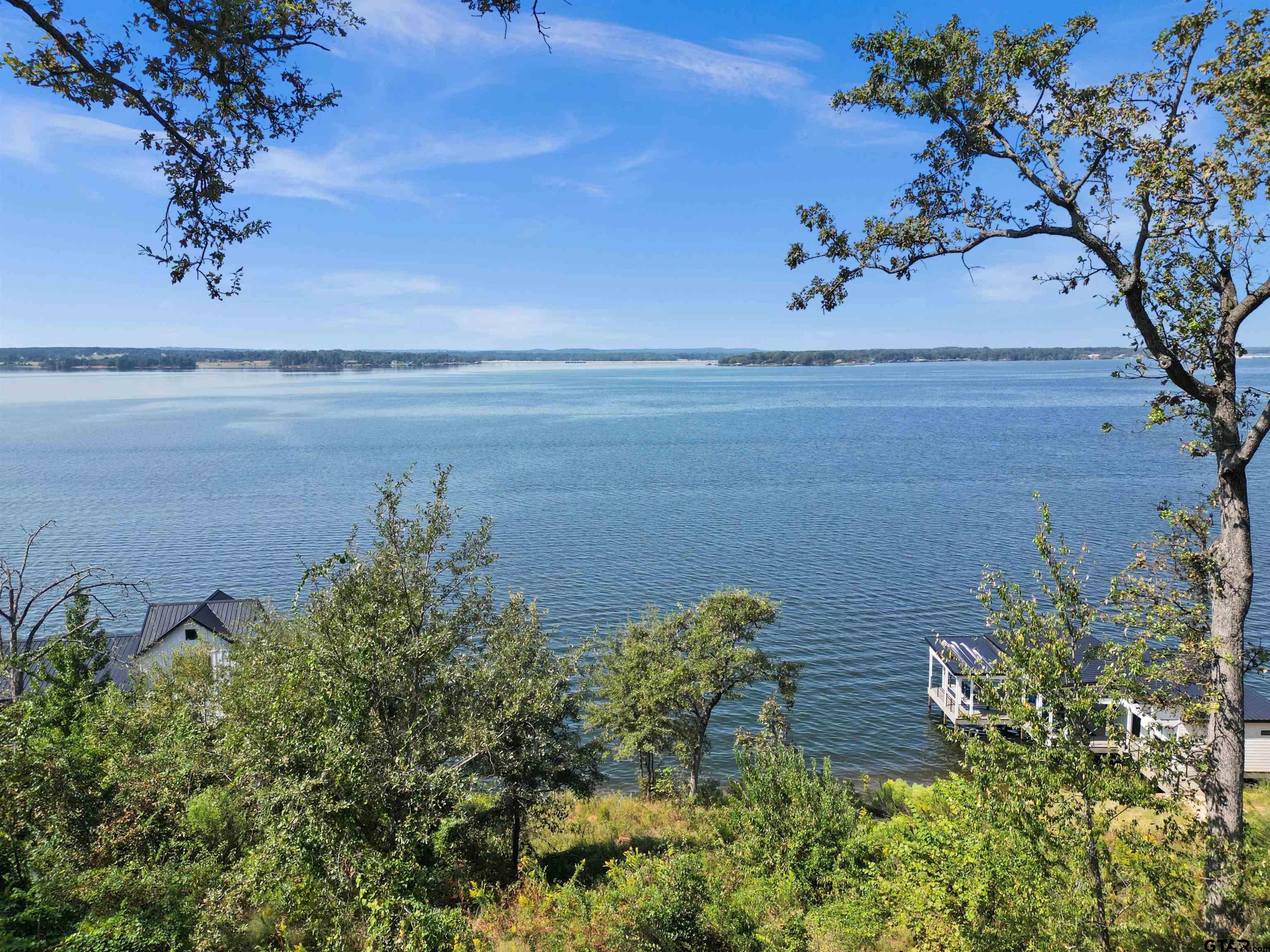 143 N Lake Bluff Dr