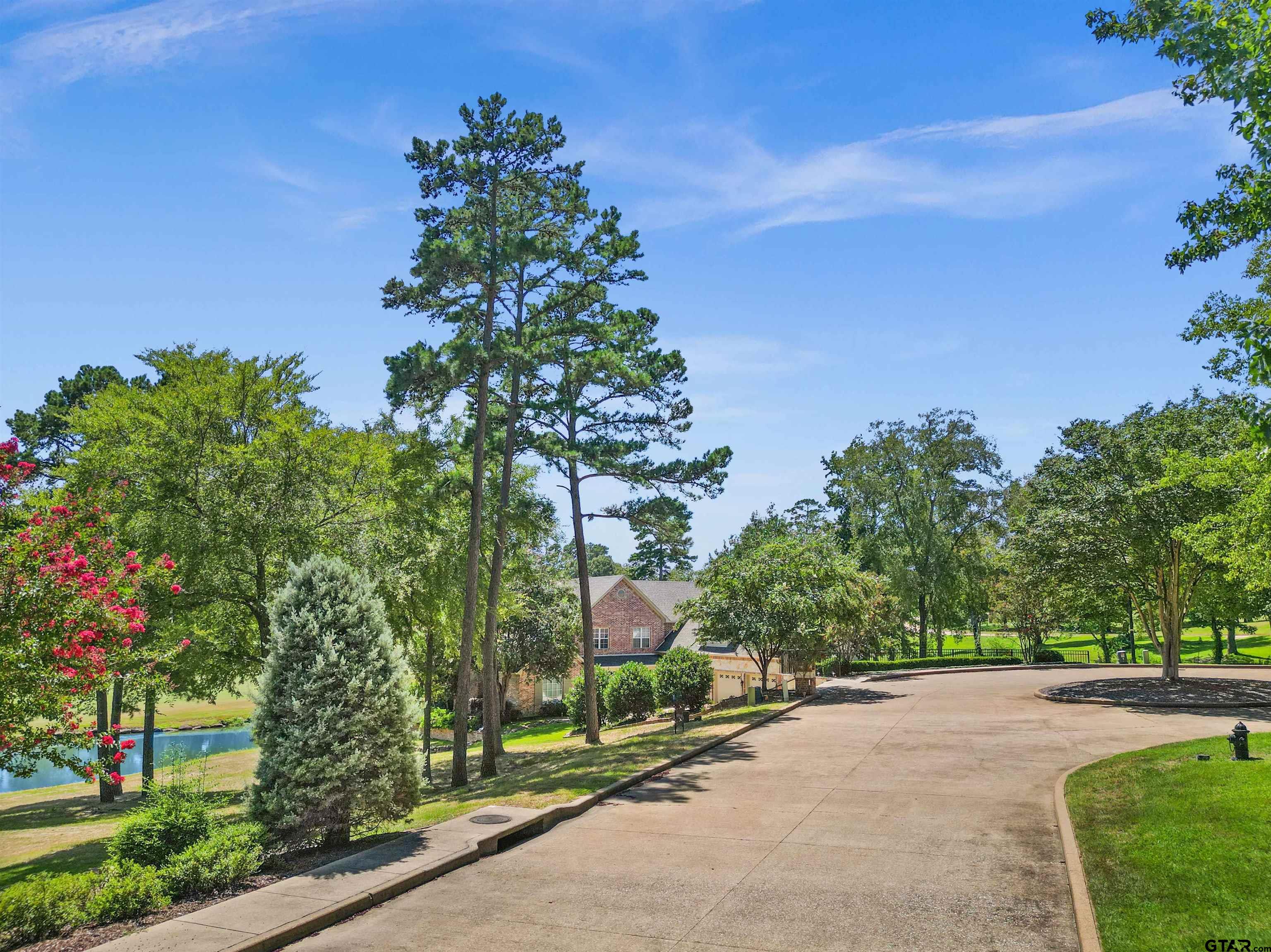 114 Carltons Way