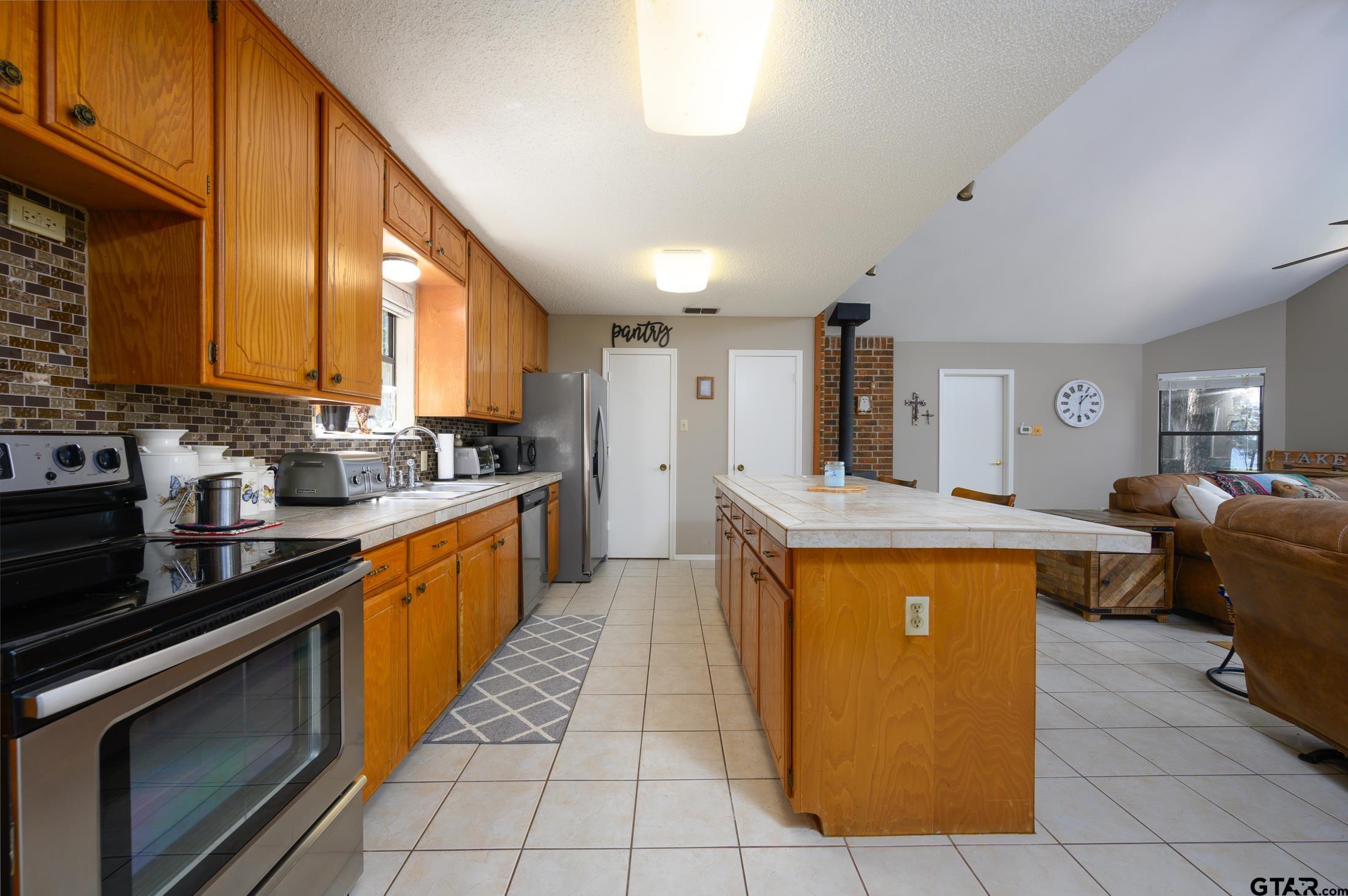 17745 Sunset Strip