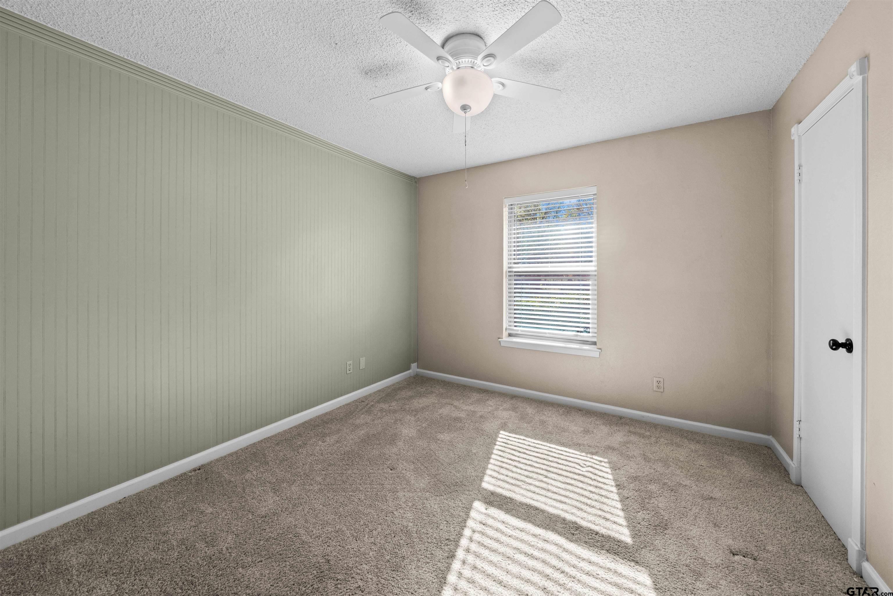 20414 Hillside Dr