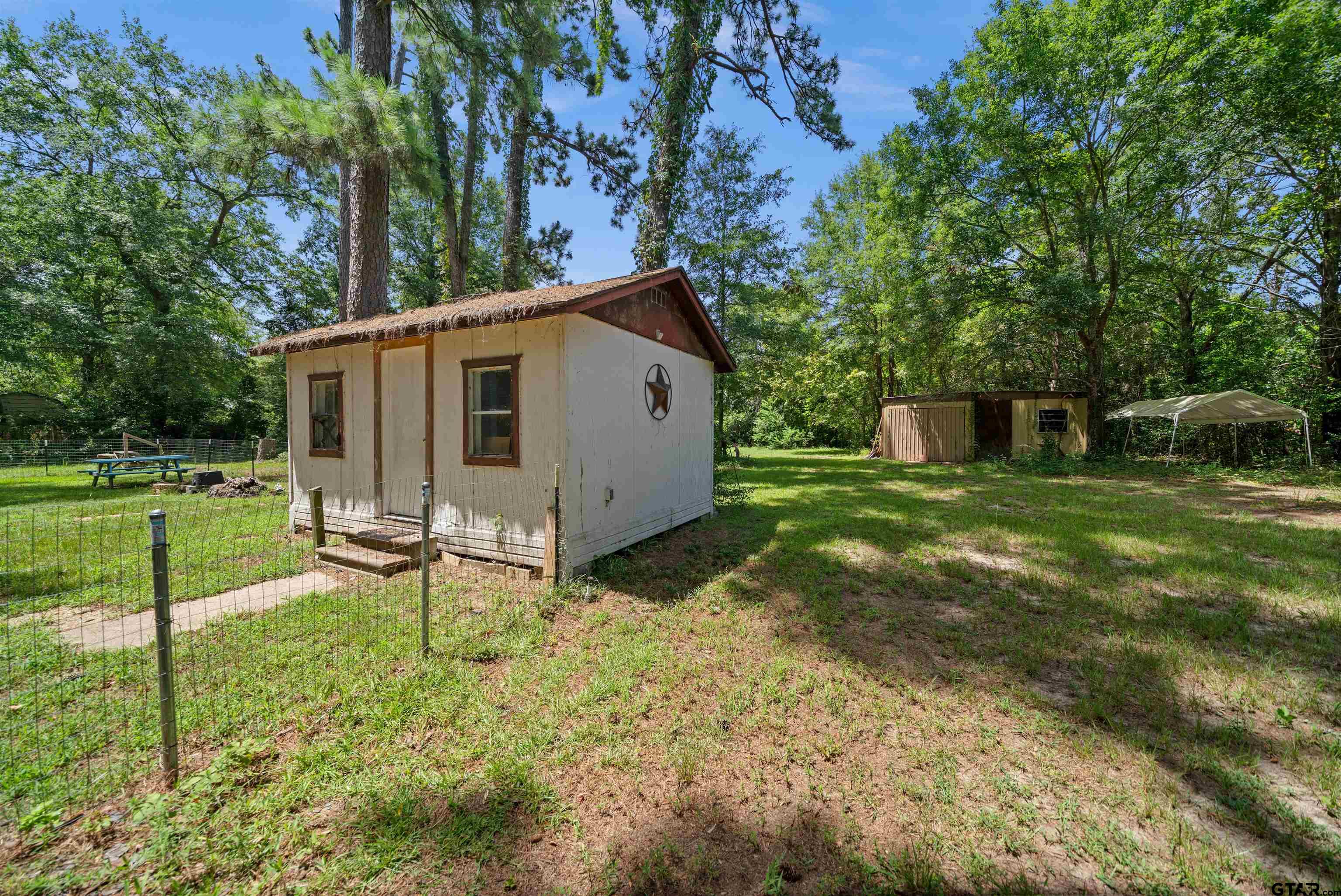 21039 Woodland Lane